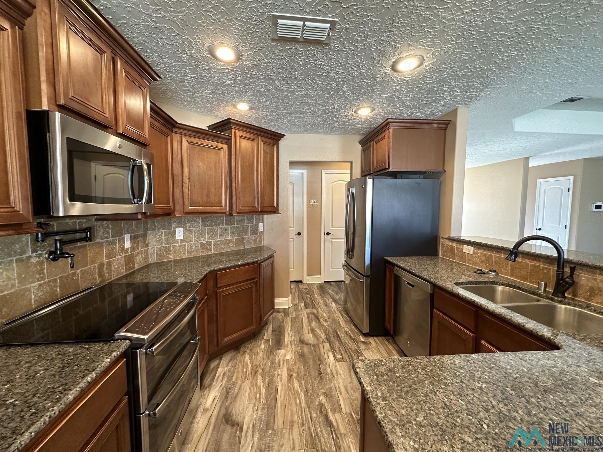 2131 Mockingbird Lane