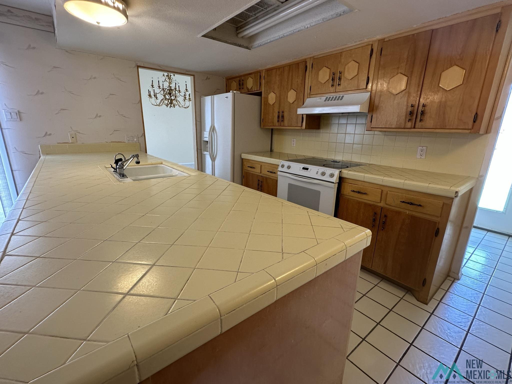 1100 Colonial Parkway