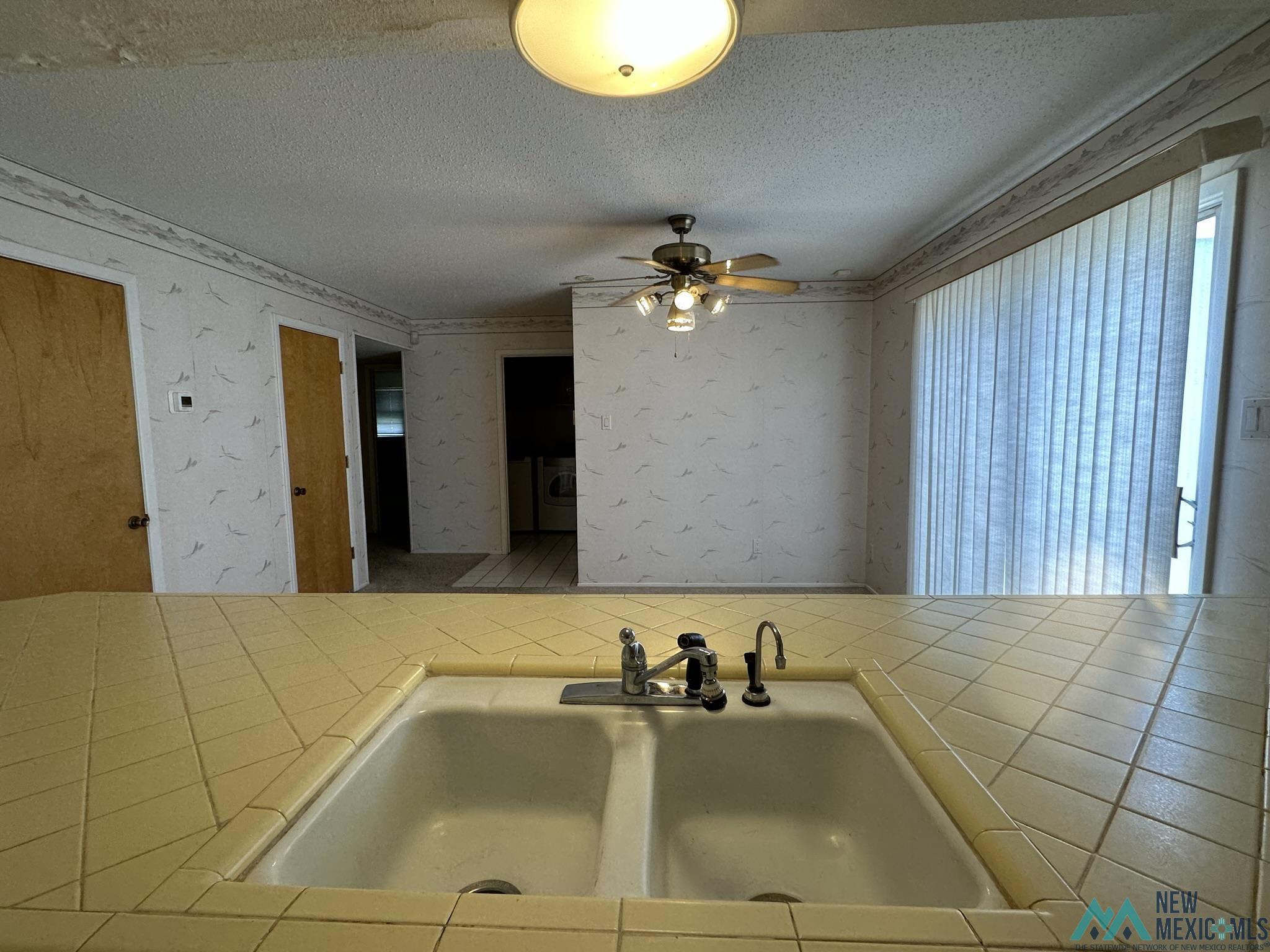 1100 Colonial Parkway