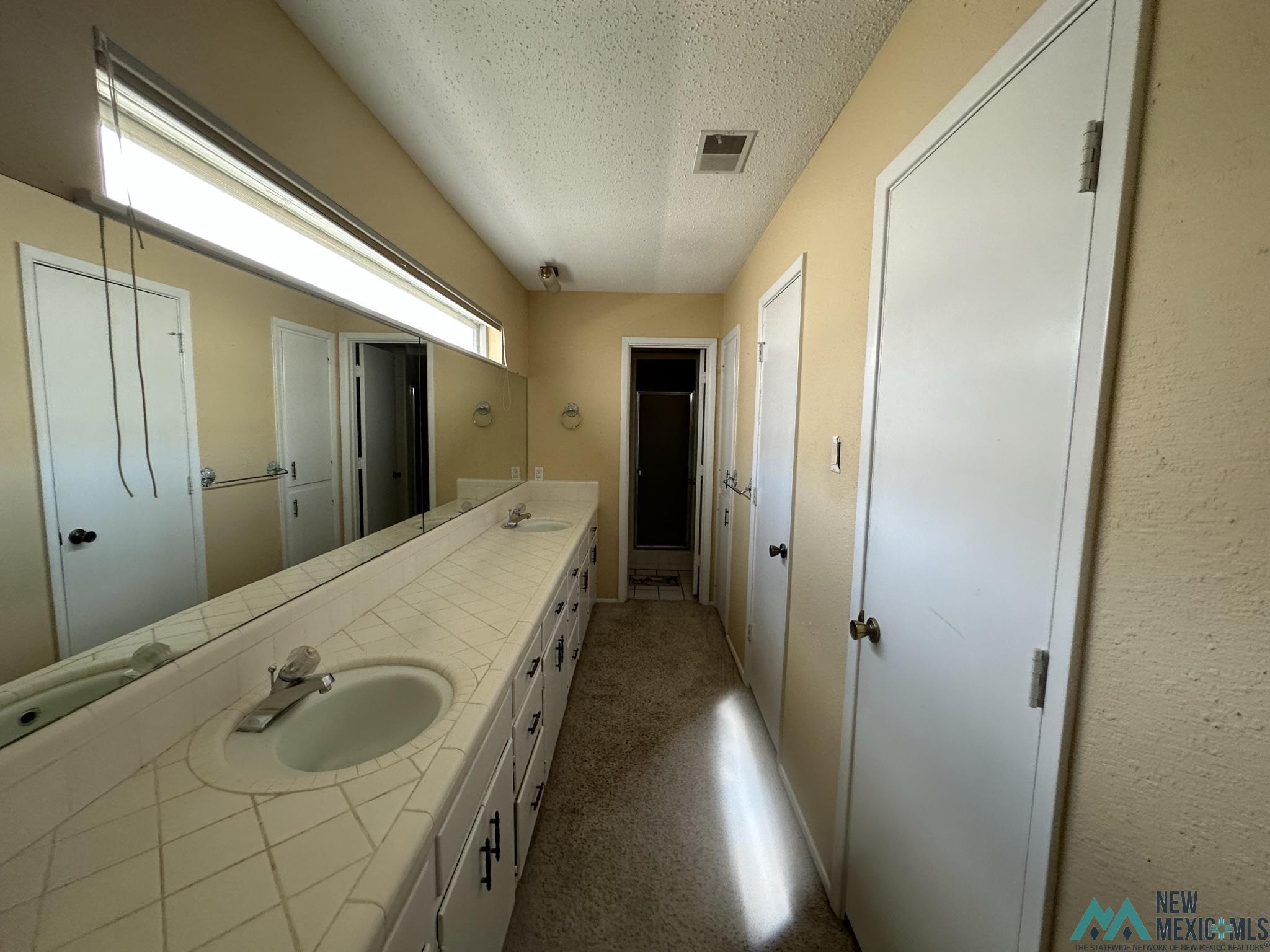 1100 Colonial Parkway