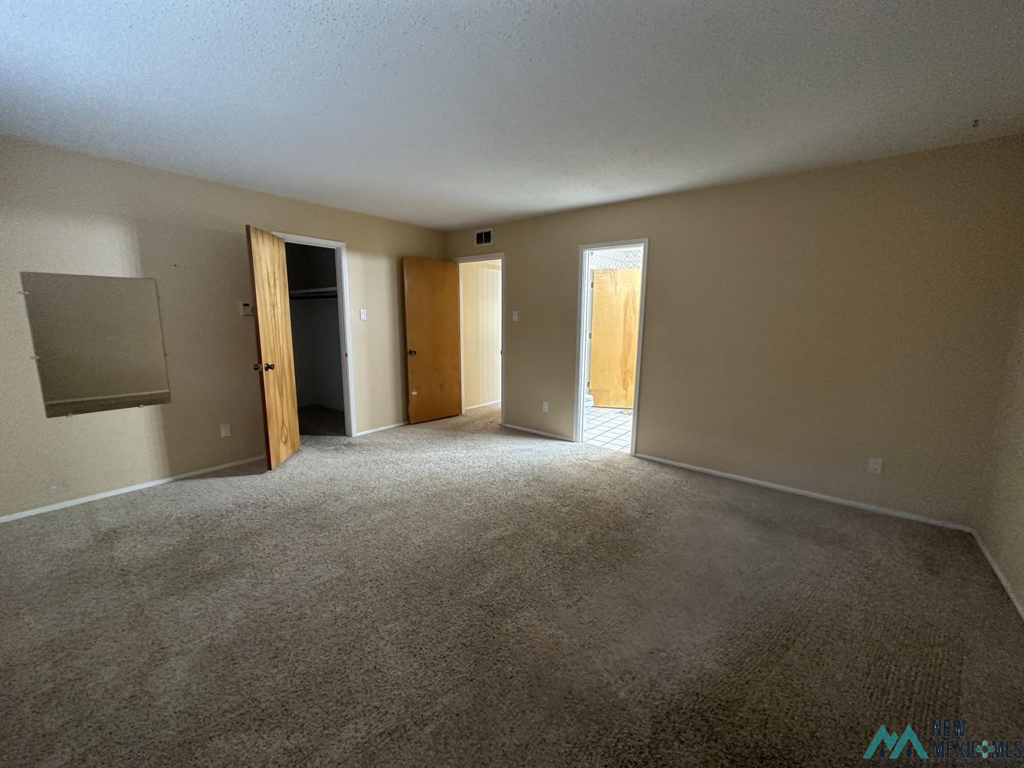 1100 Colonial Parkway