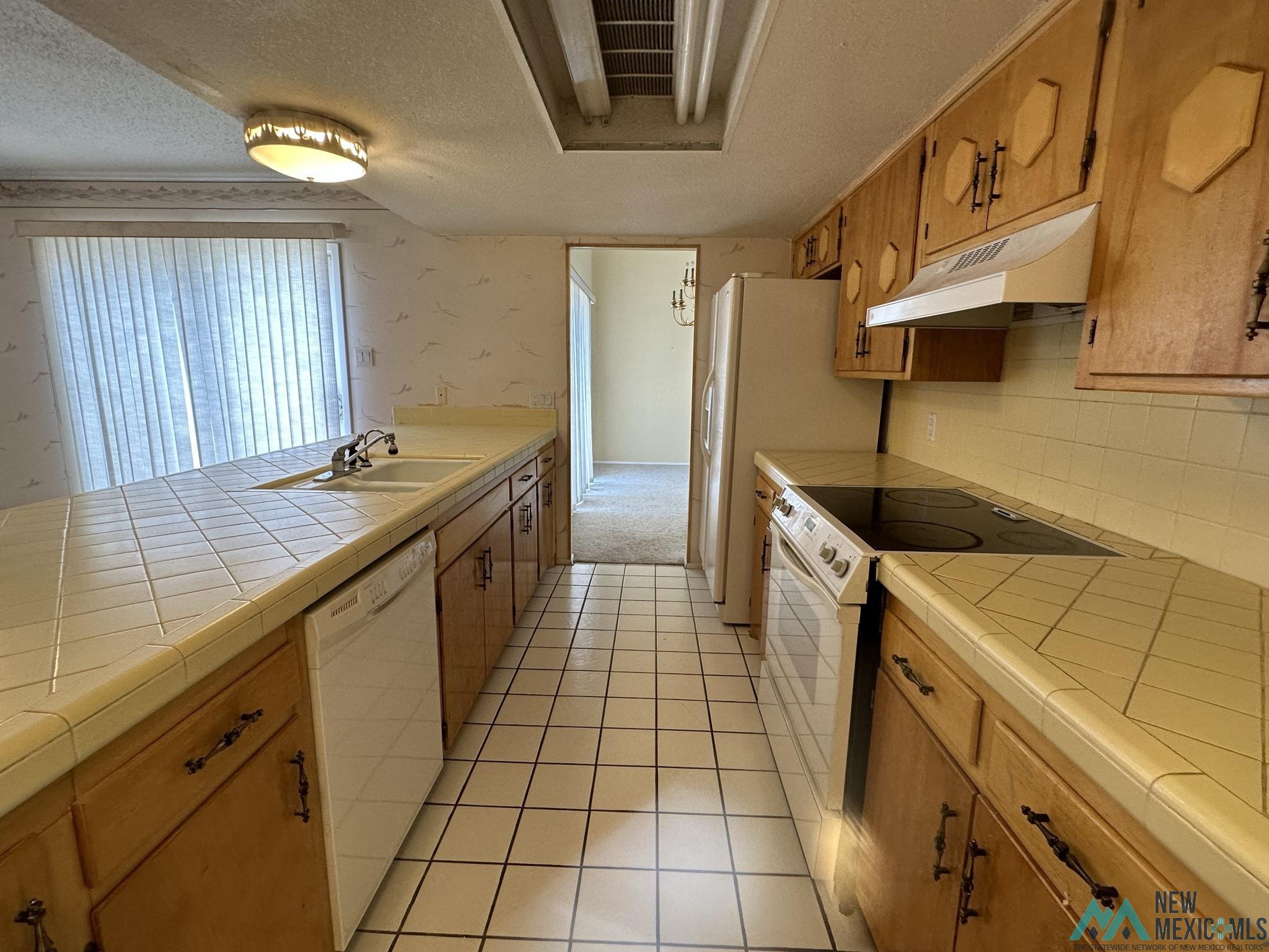 1100 Colonial Parkway