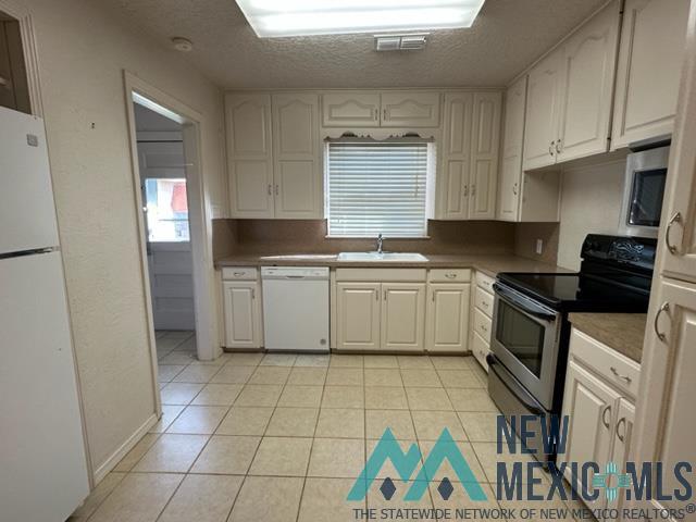 129 E Manana Boulevard
