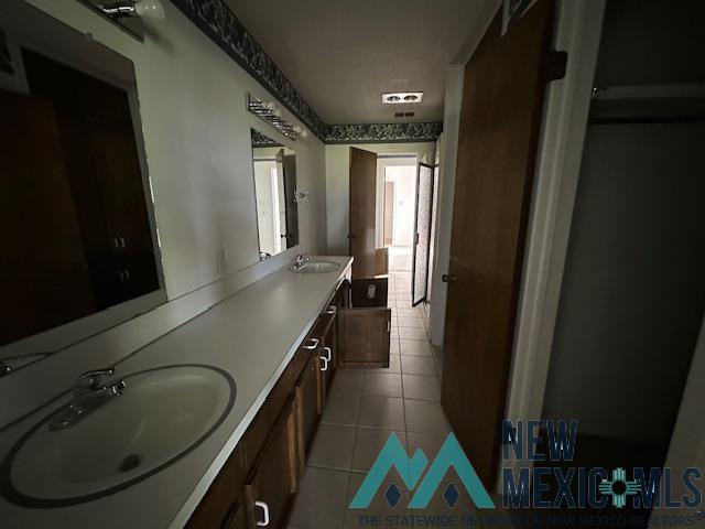 1505 Colonial Parkway