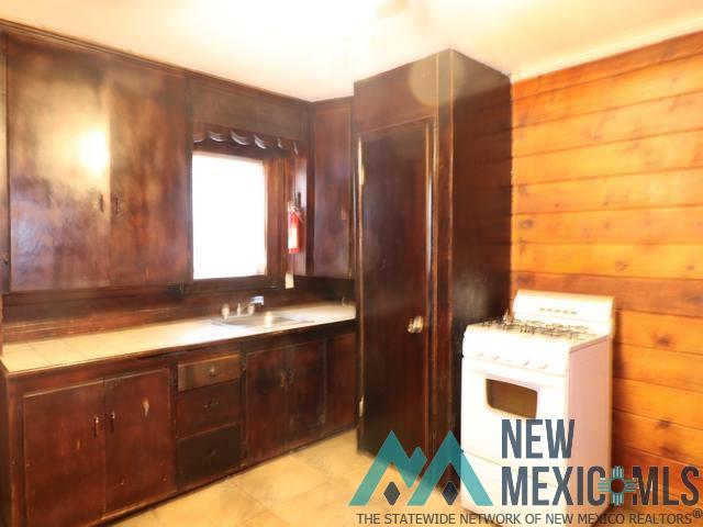 703-705 Sheldon Street