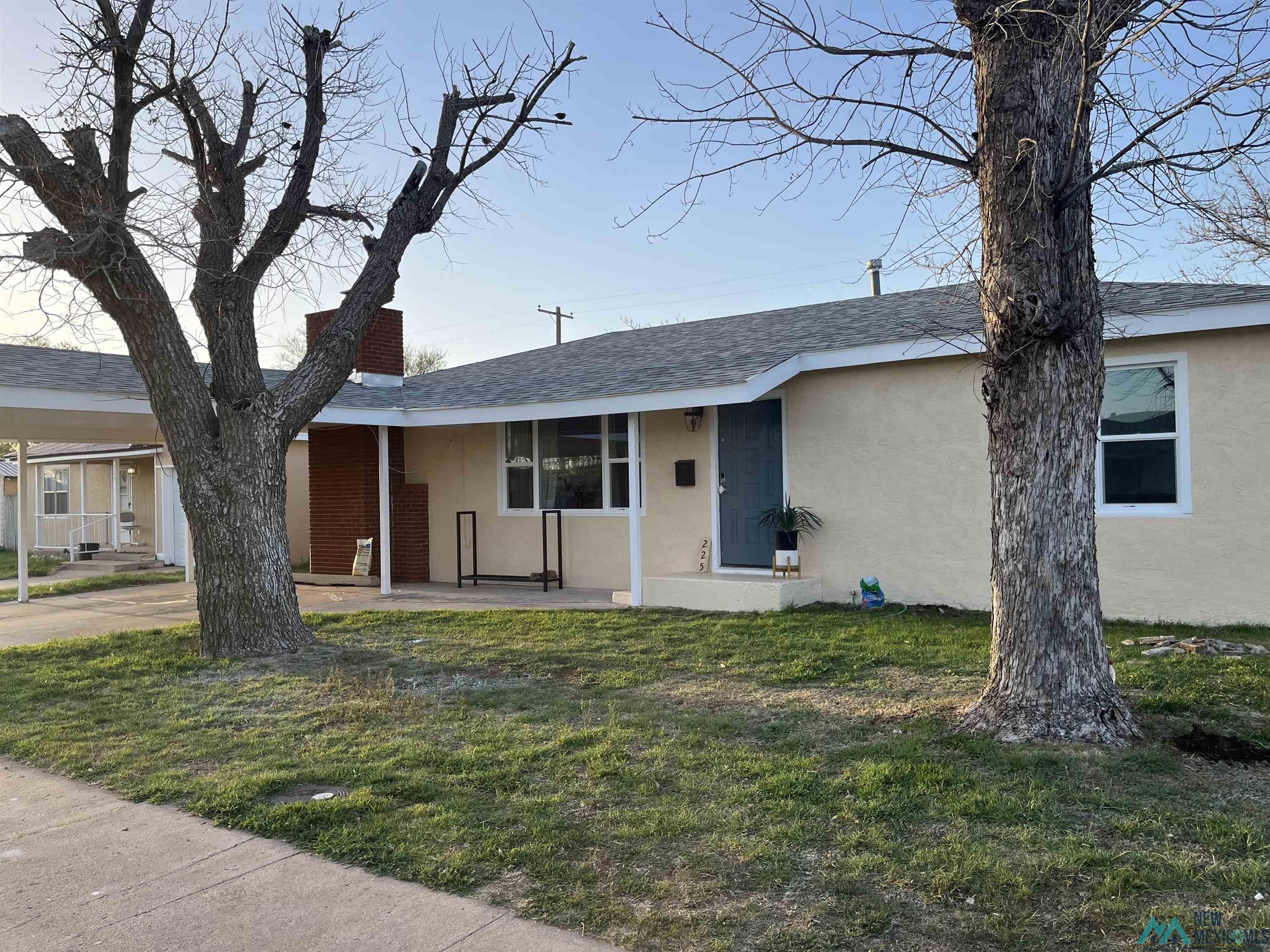 225 E Plaza Drive
