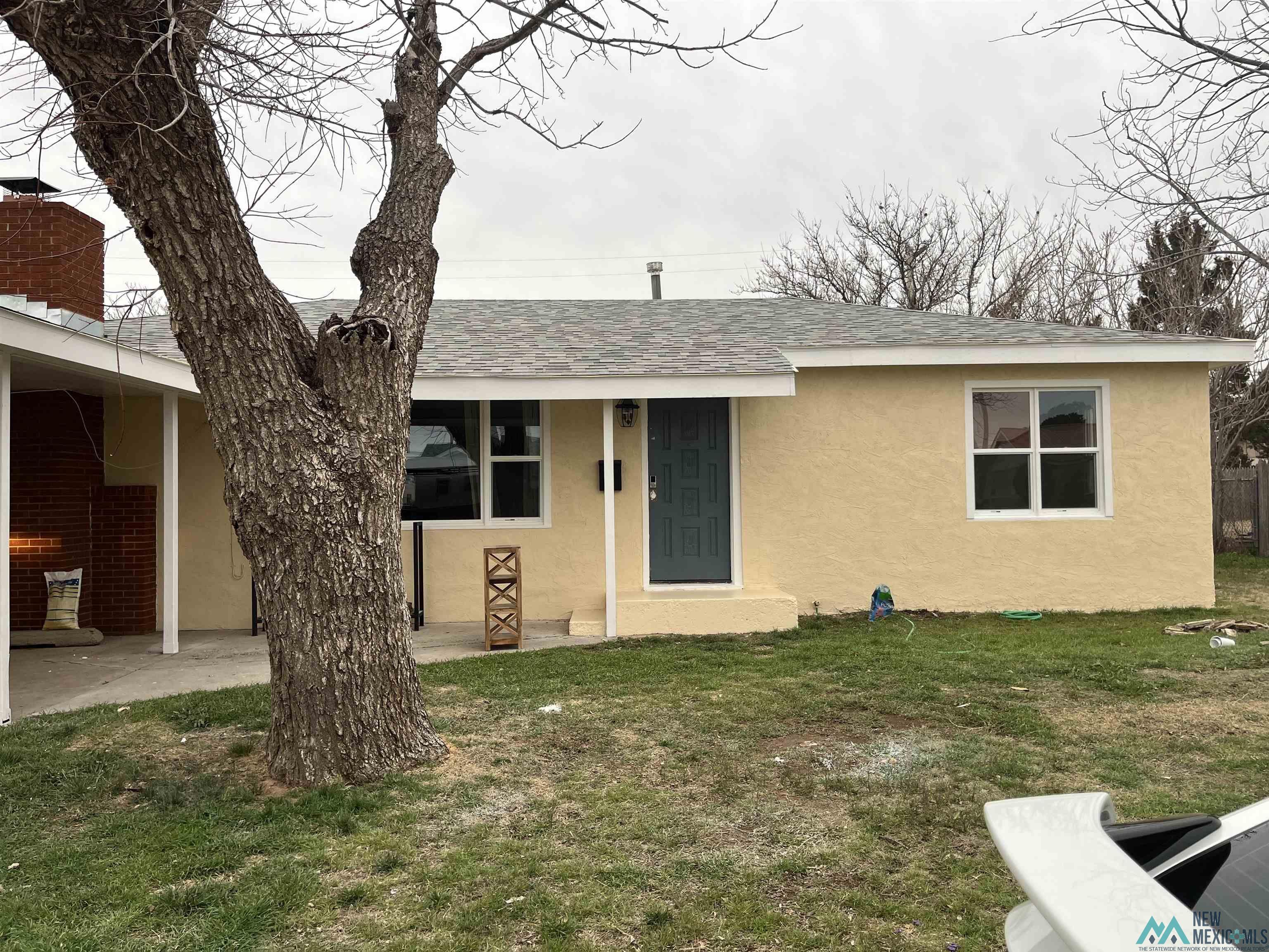 225 E Plaza Drive