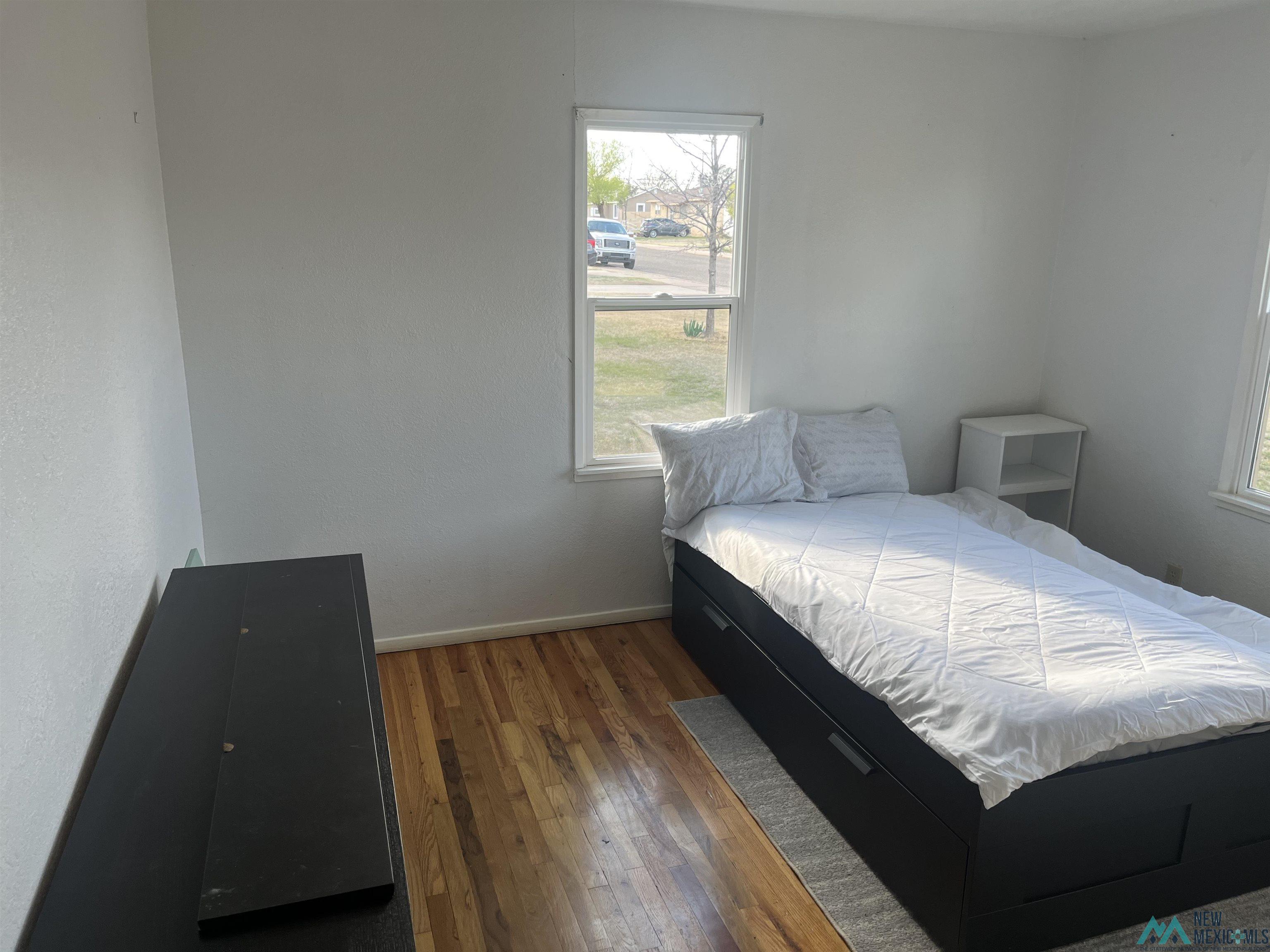 225 E Plaza Drive