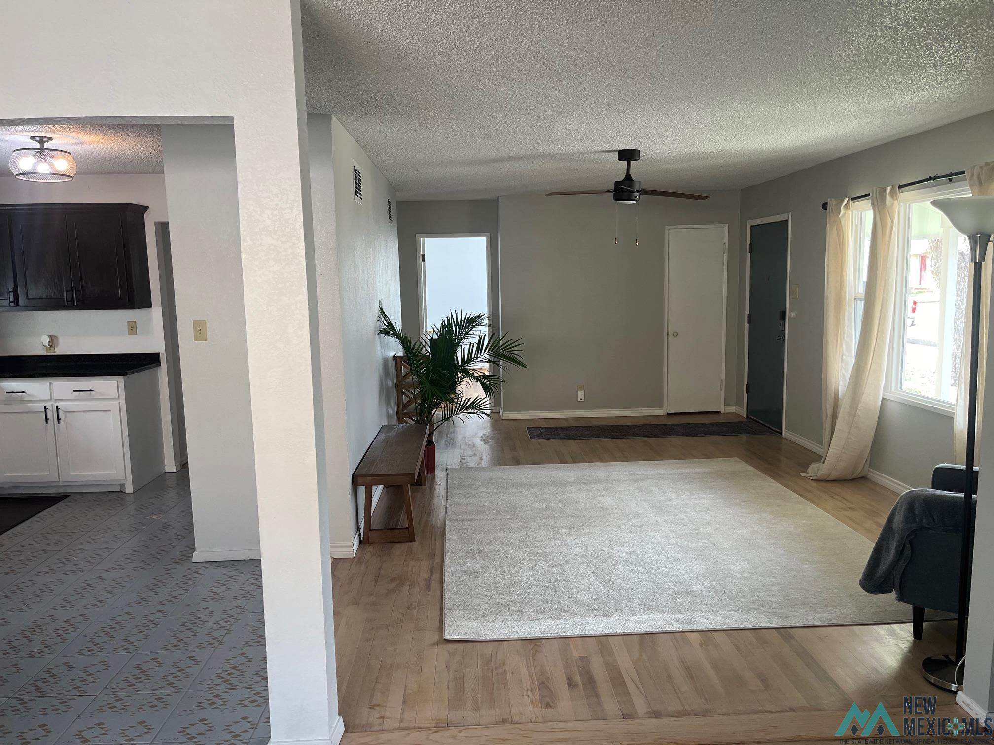 225 E Plaza Drive