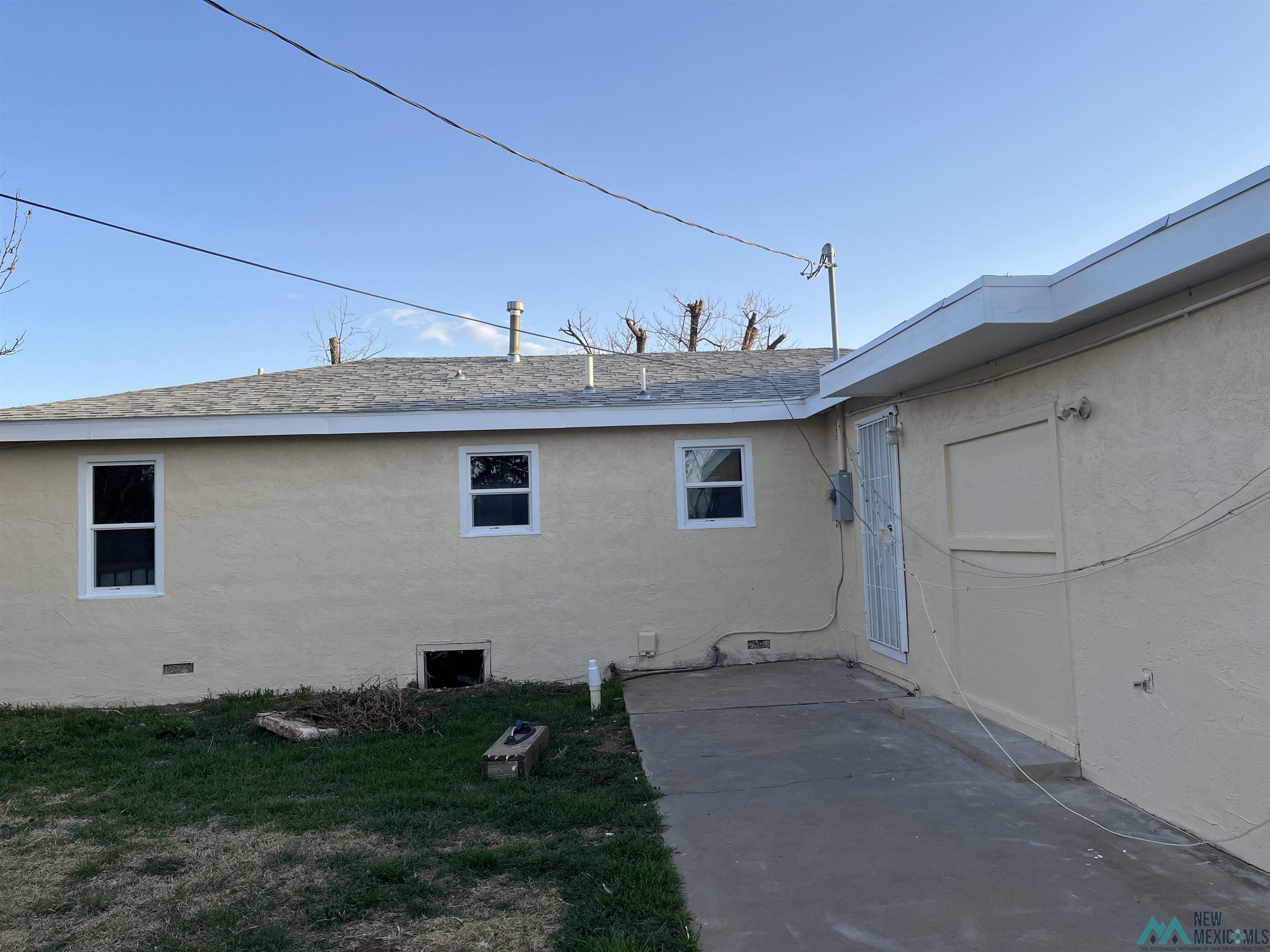 225 E Plaza Drive
