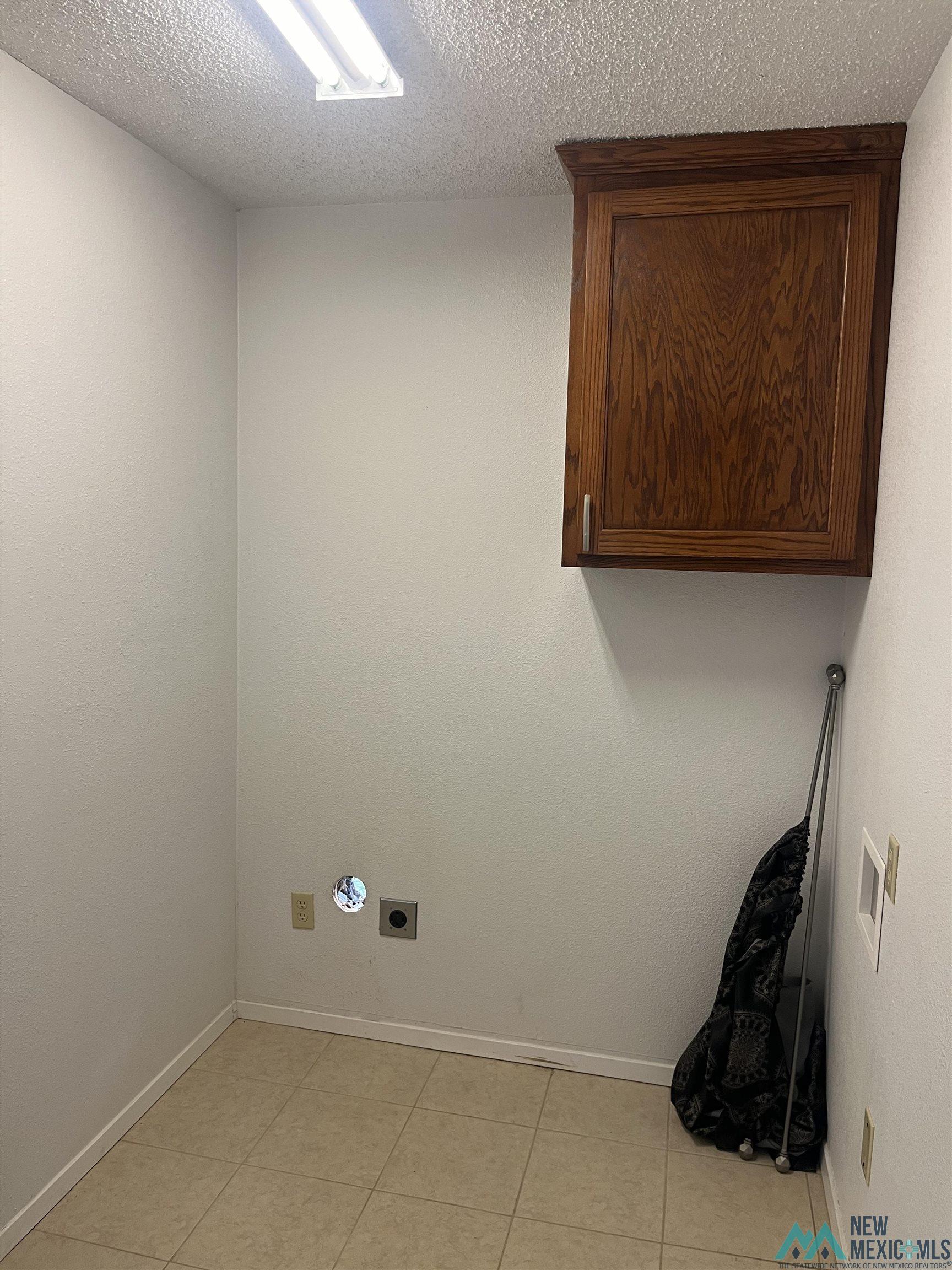 225 E Plaza Drive