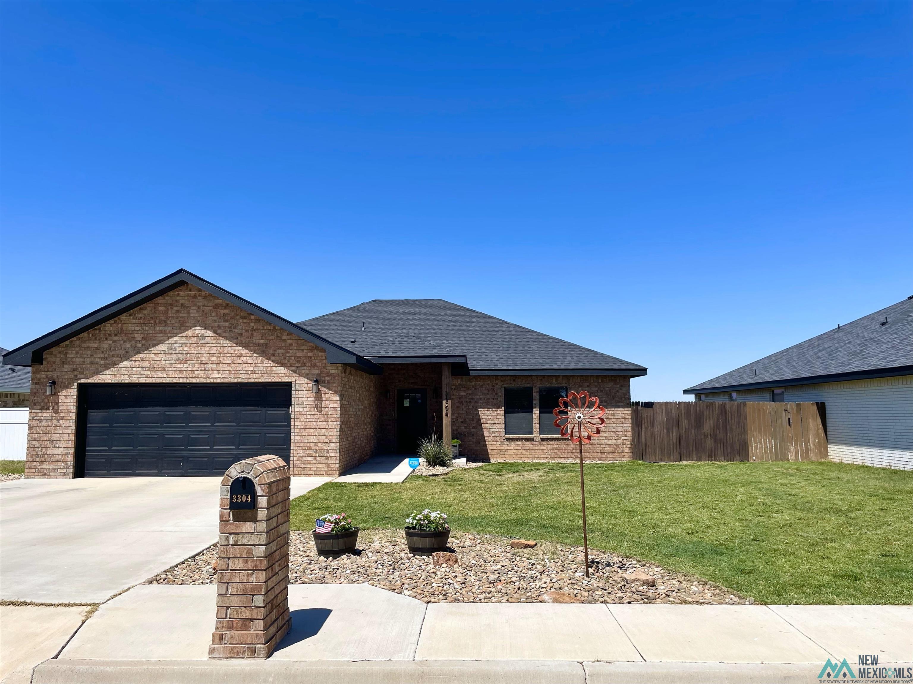 3304 Northglen Drive