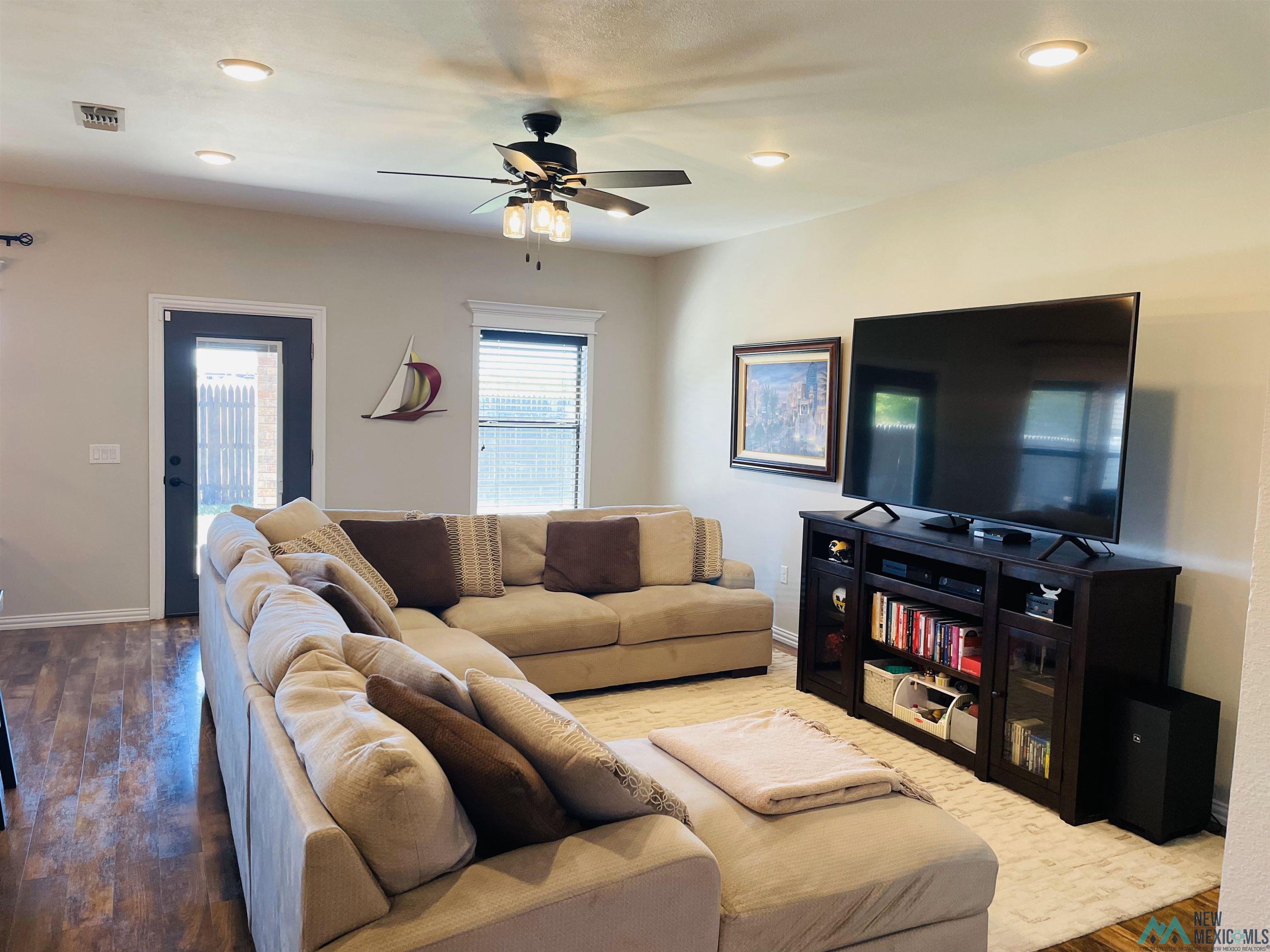 3304 Northglen Drive