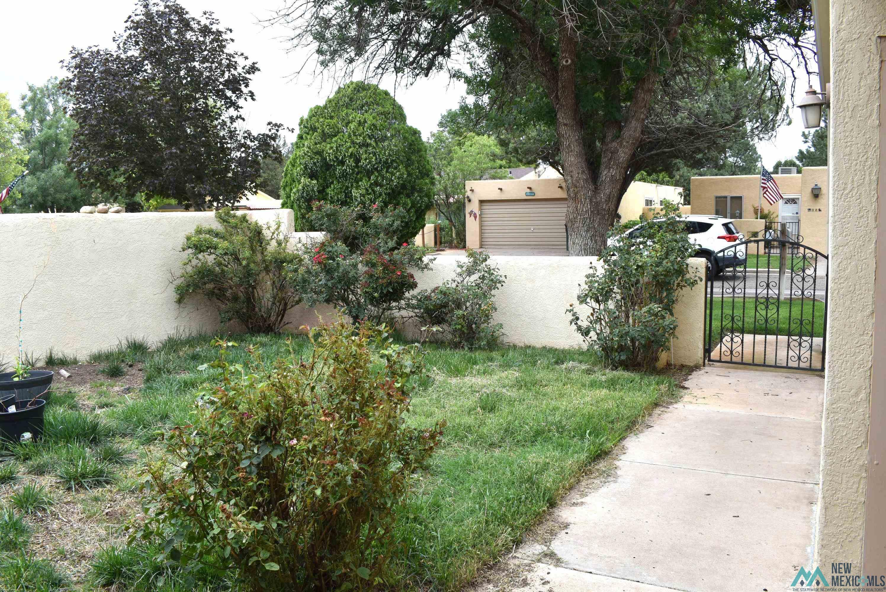 27 Paseo Village