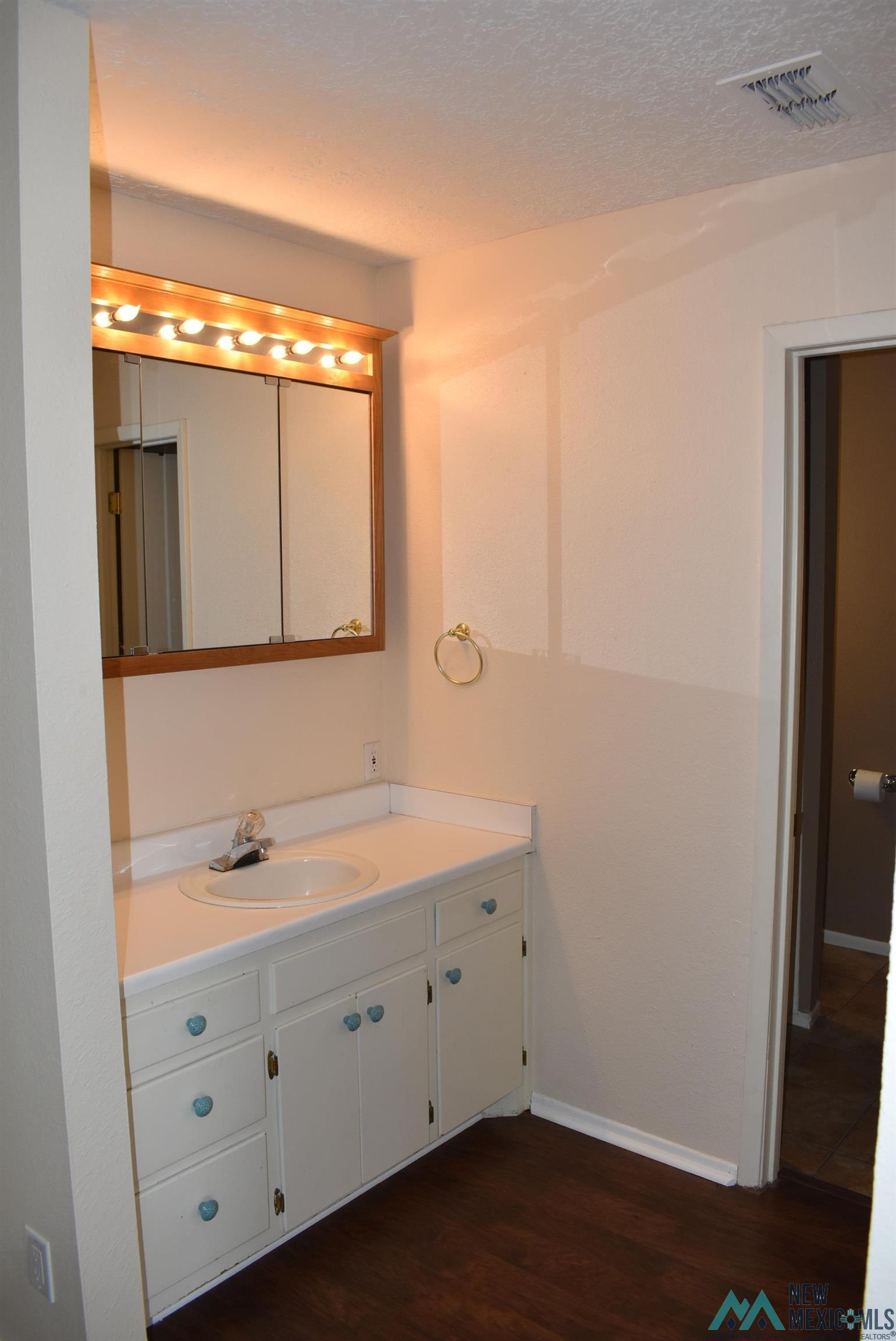27 Paseo Village