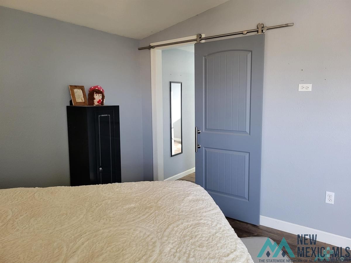 470 S Roosevelt Road X