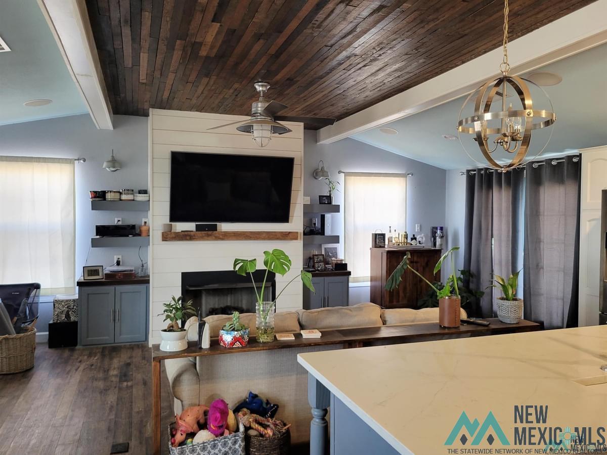 470 S Roosevelt Road X