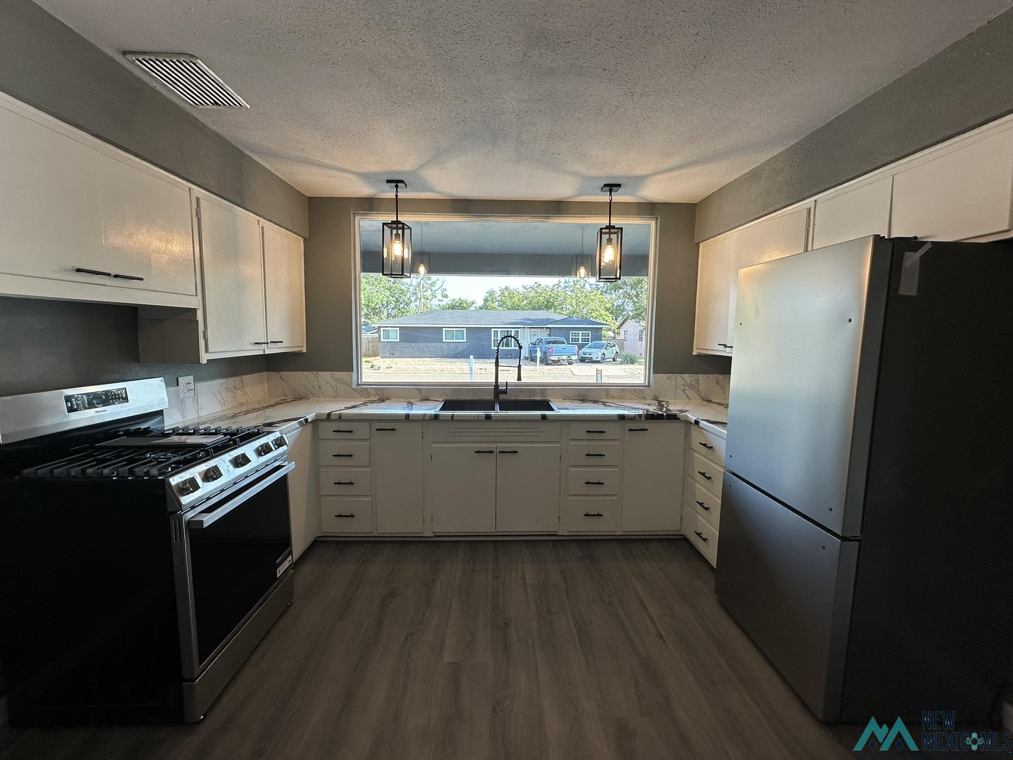 612 Prairieview Drive