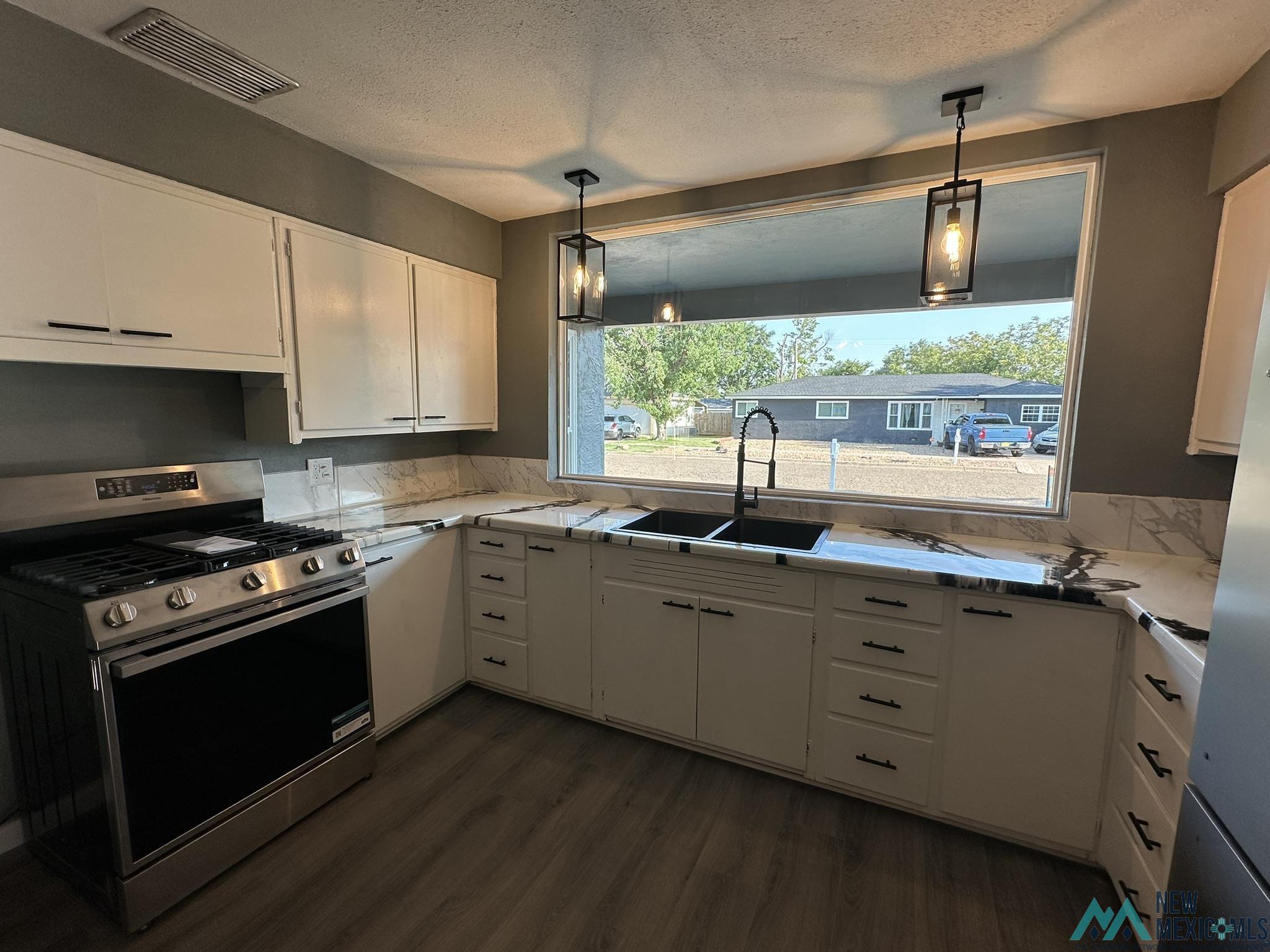 612 Prairieview Drive