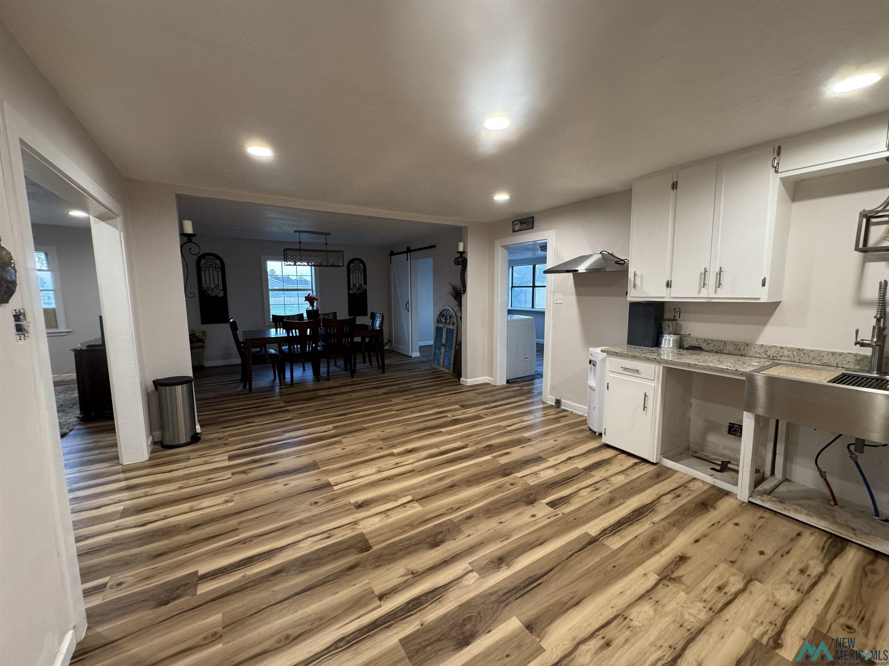 1661 S Roosevelt Road 6 Road