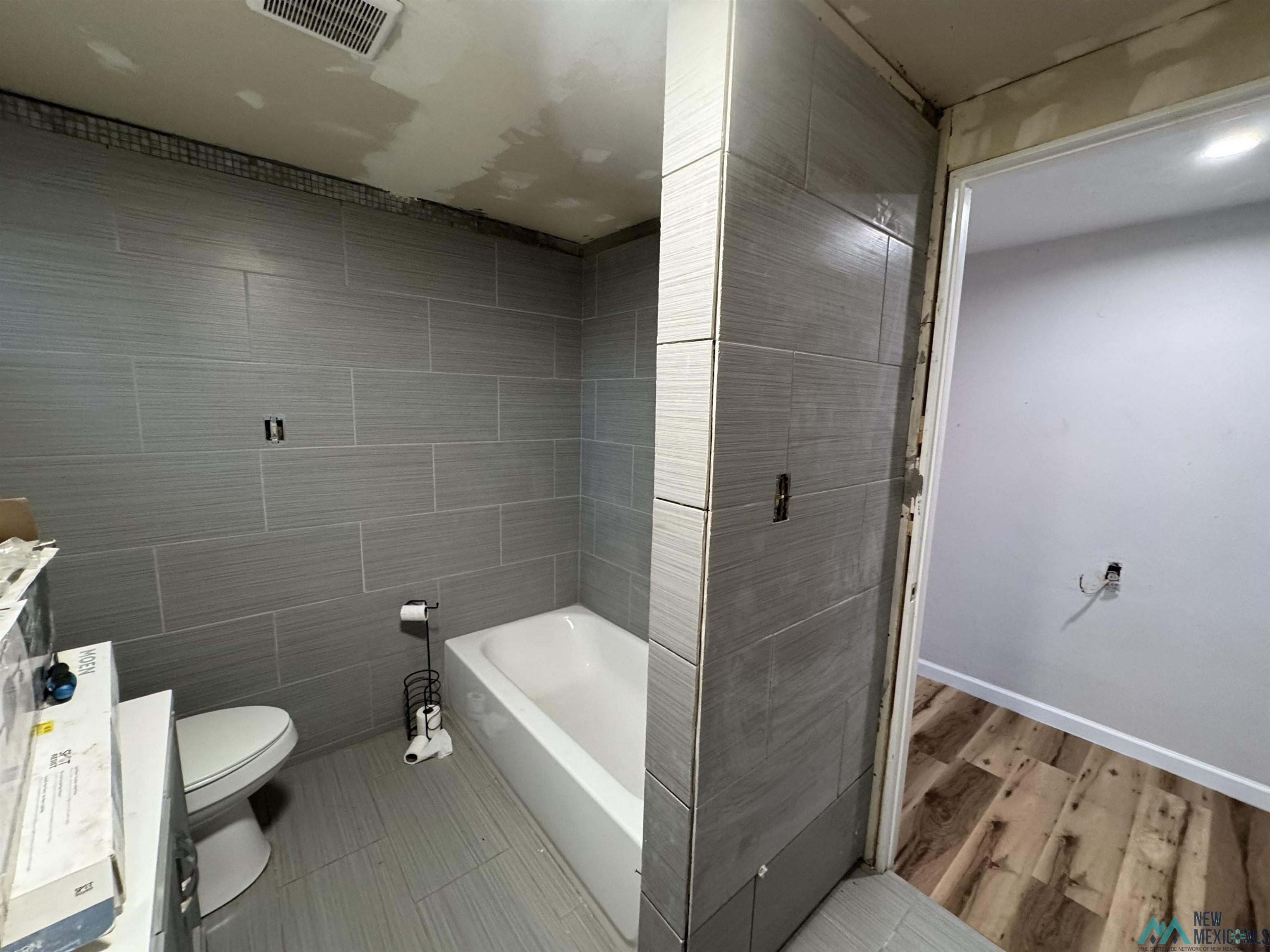 1661 S Roosevelt Road 6 Road