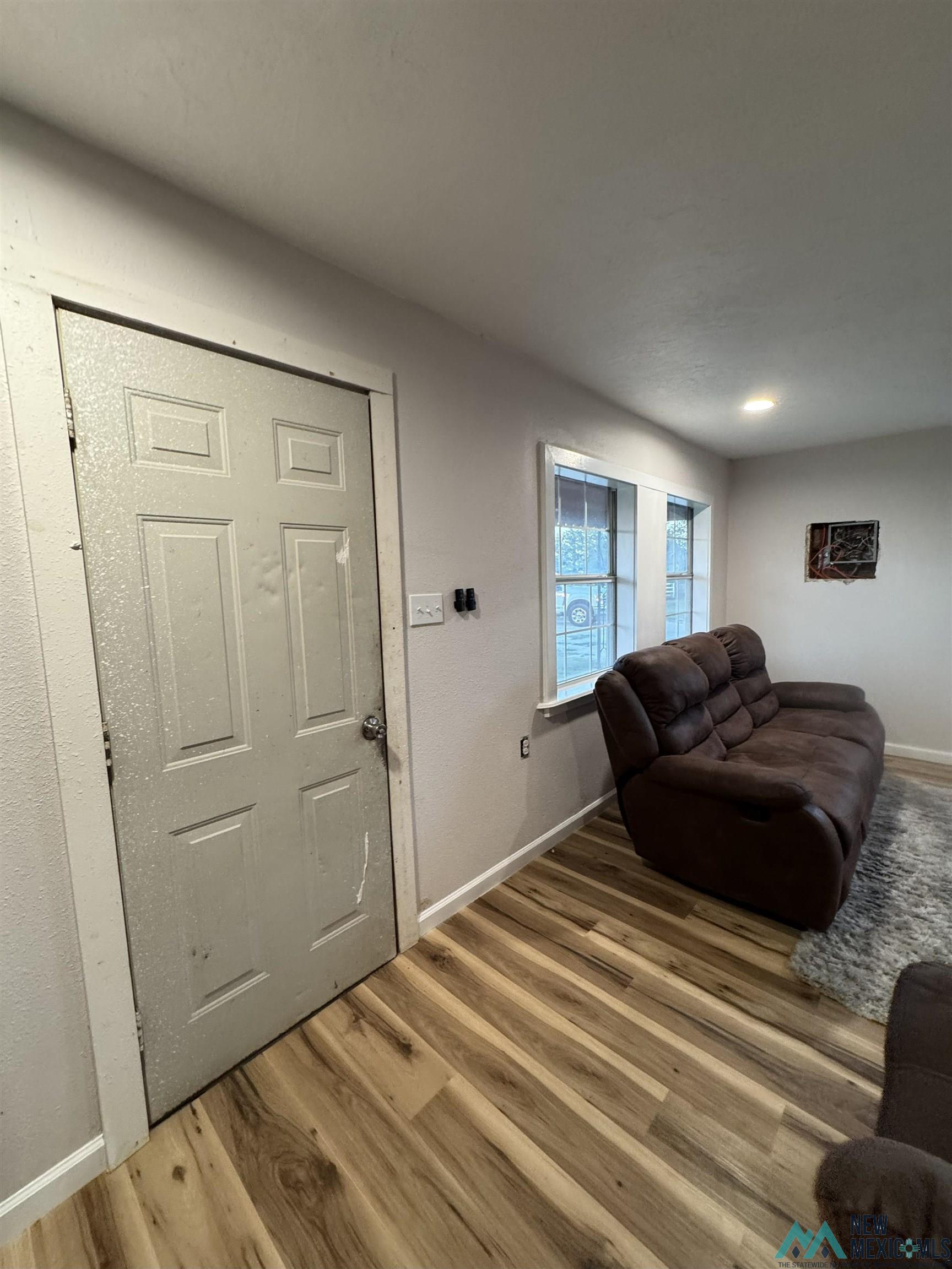 1661 S Roosevelt Road 6 Road