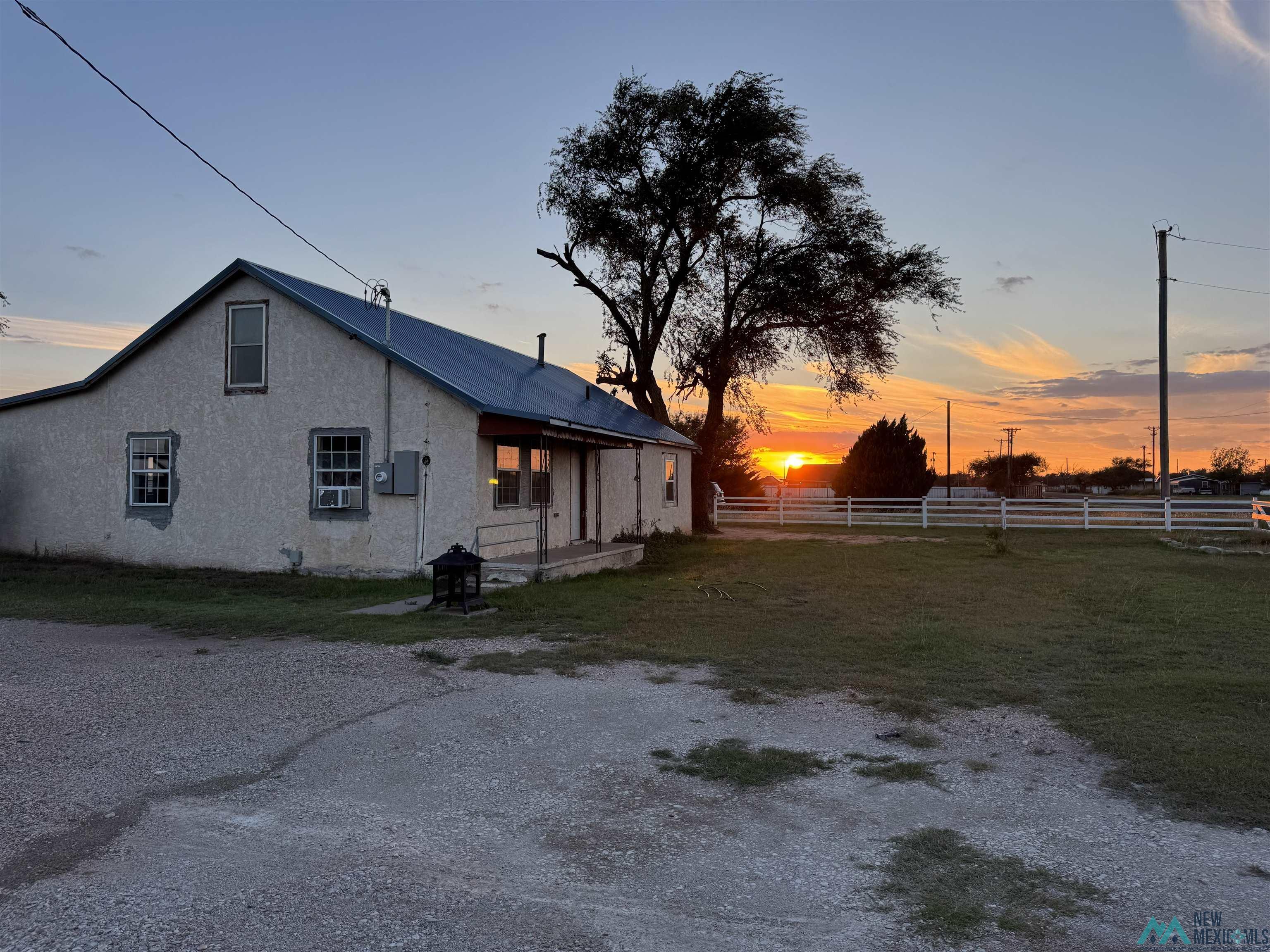 1661 S Roosevelt Road 6 Road