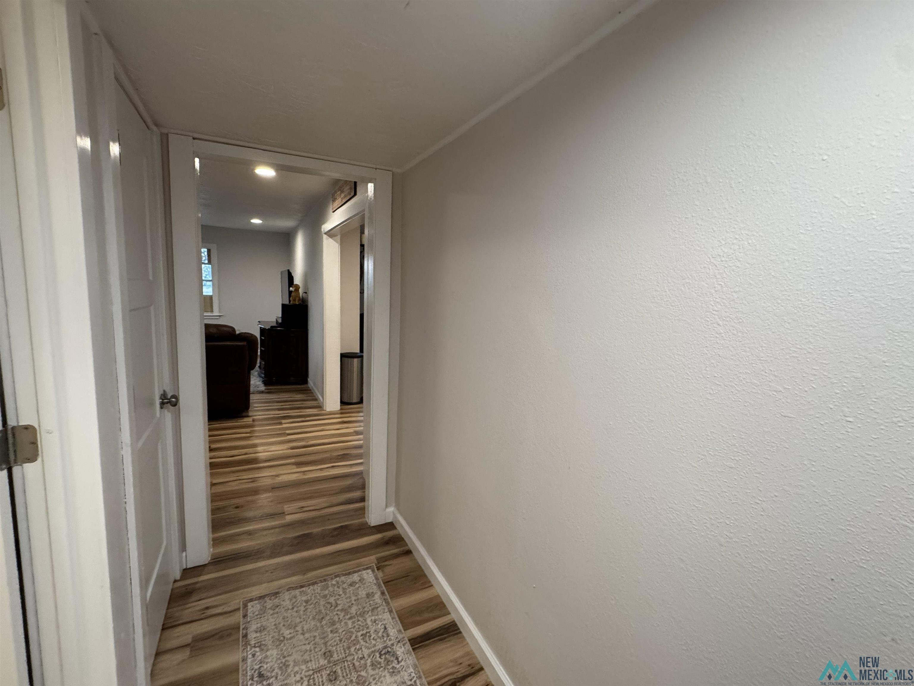 1661 S Roosevelt Road 6 Road