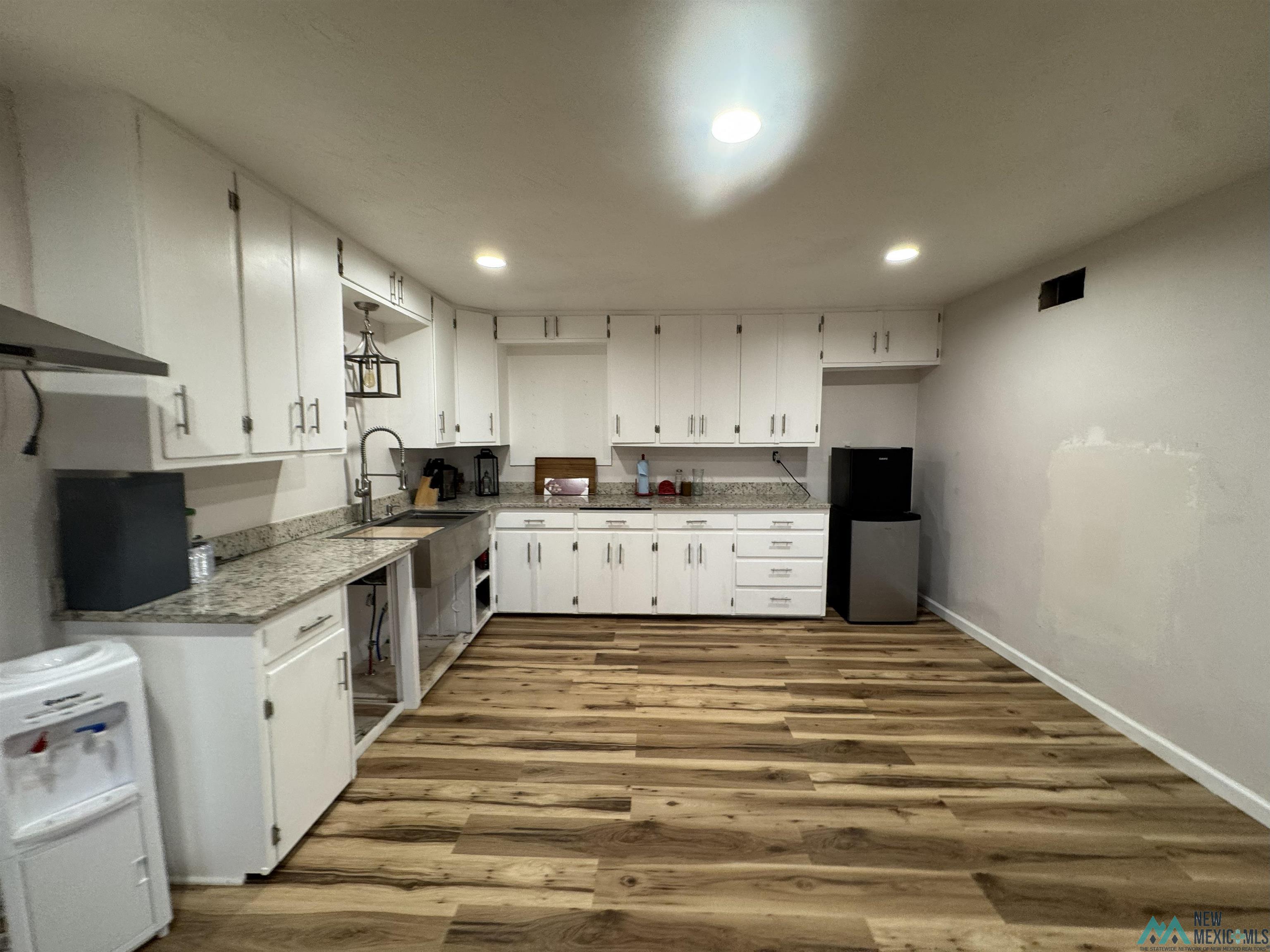 1661 S Roosevelt Road 6 Road