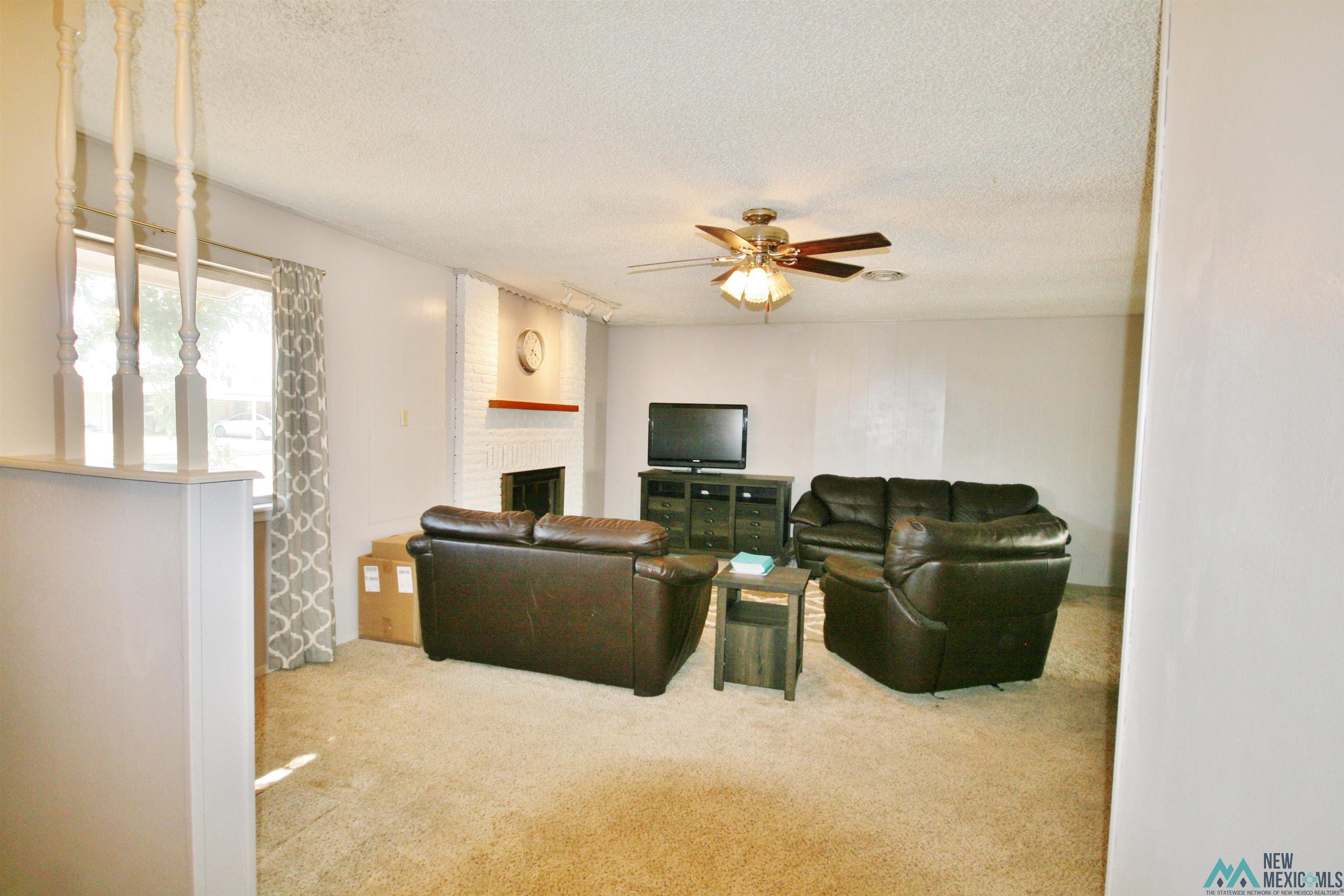 605 Sunland Drive