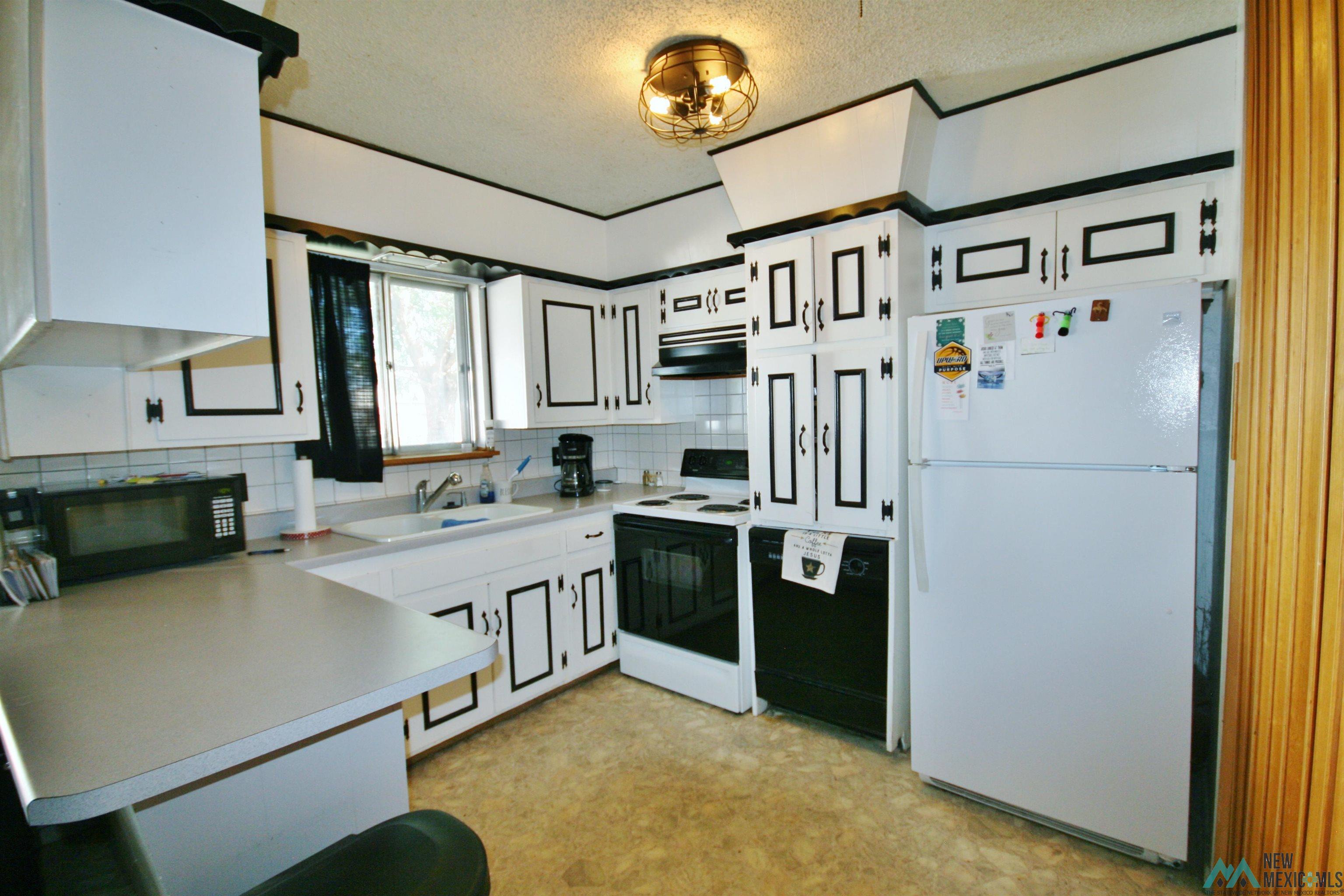 605 Sunland Drive