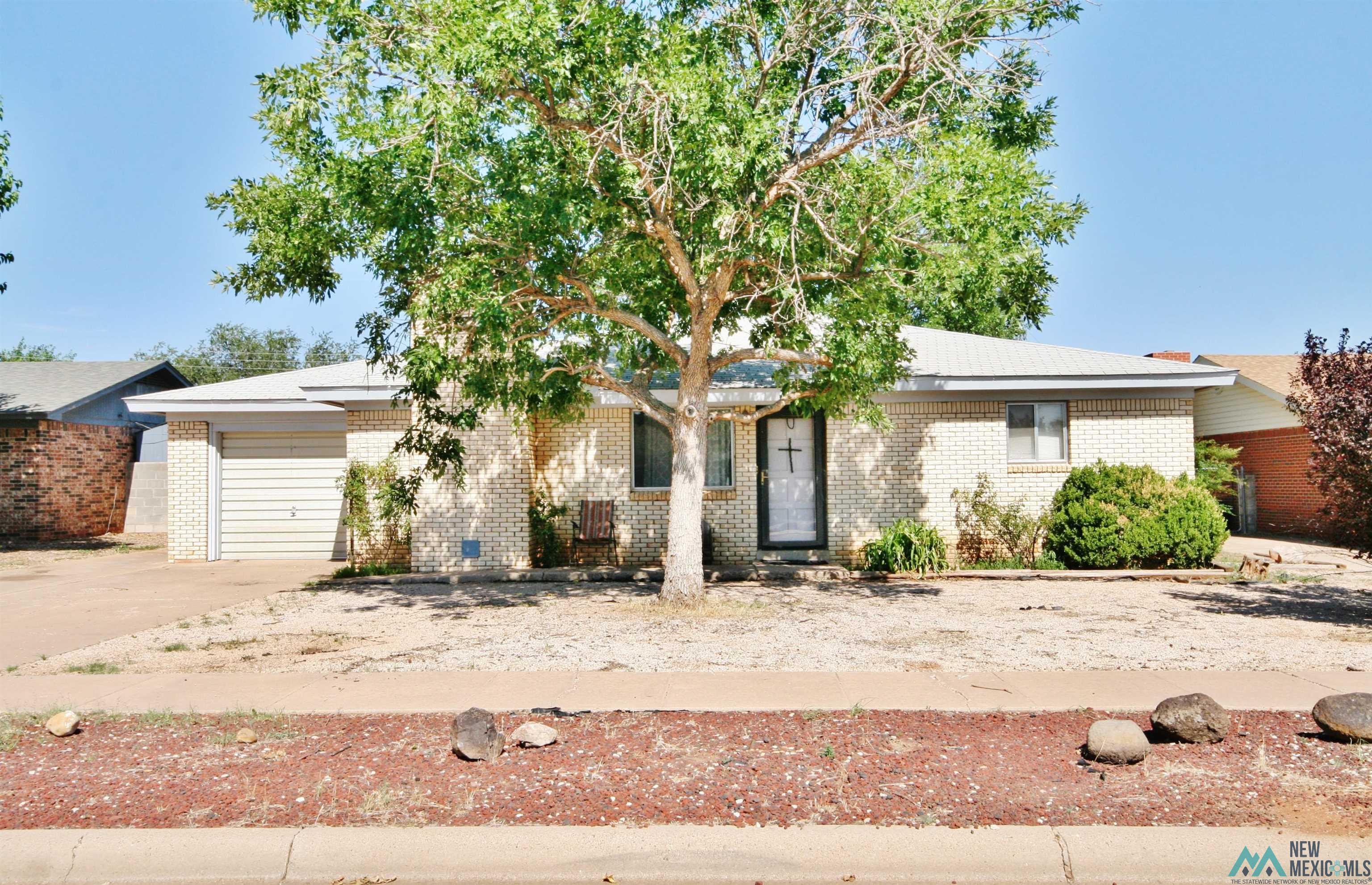 605 Sunland Drive