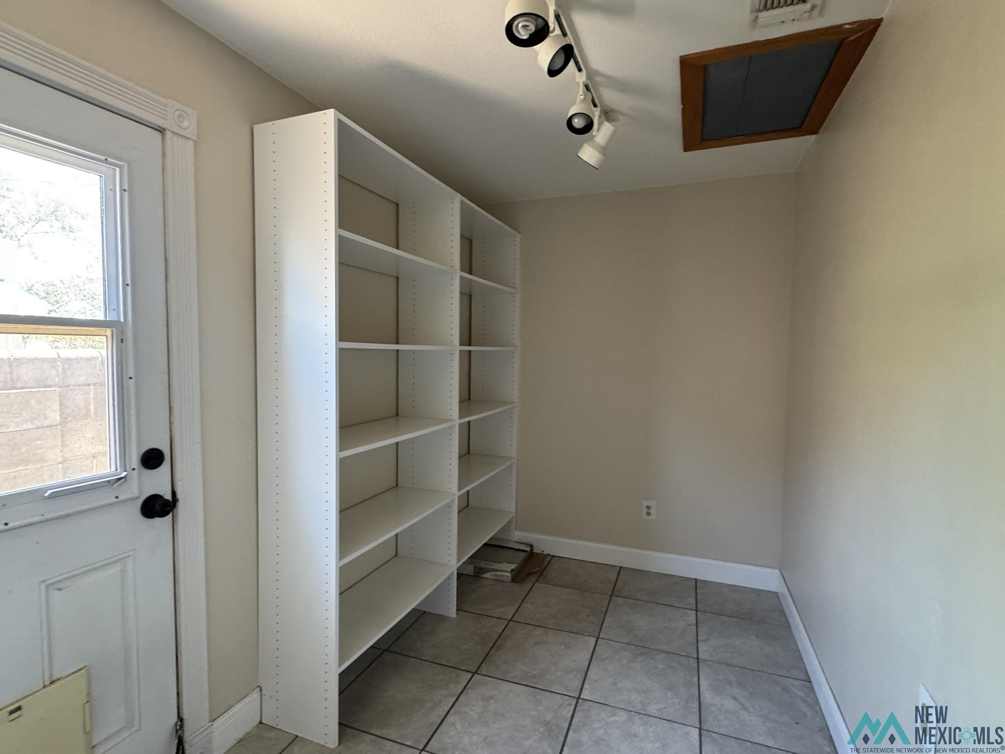 2916 Mandell Circle