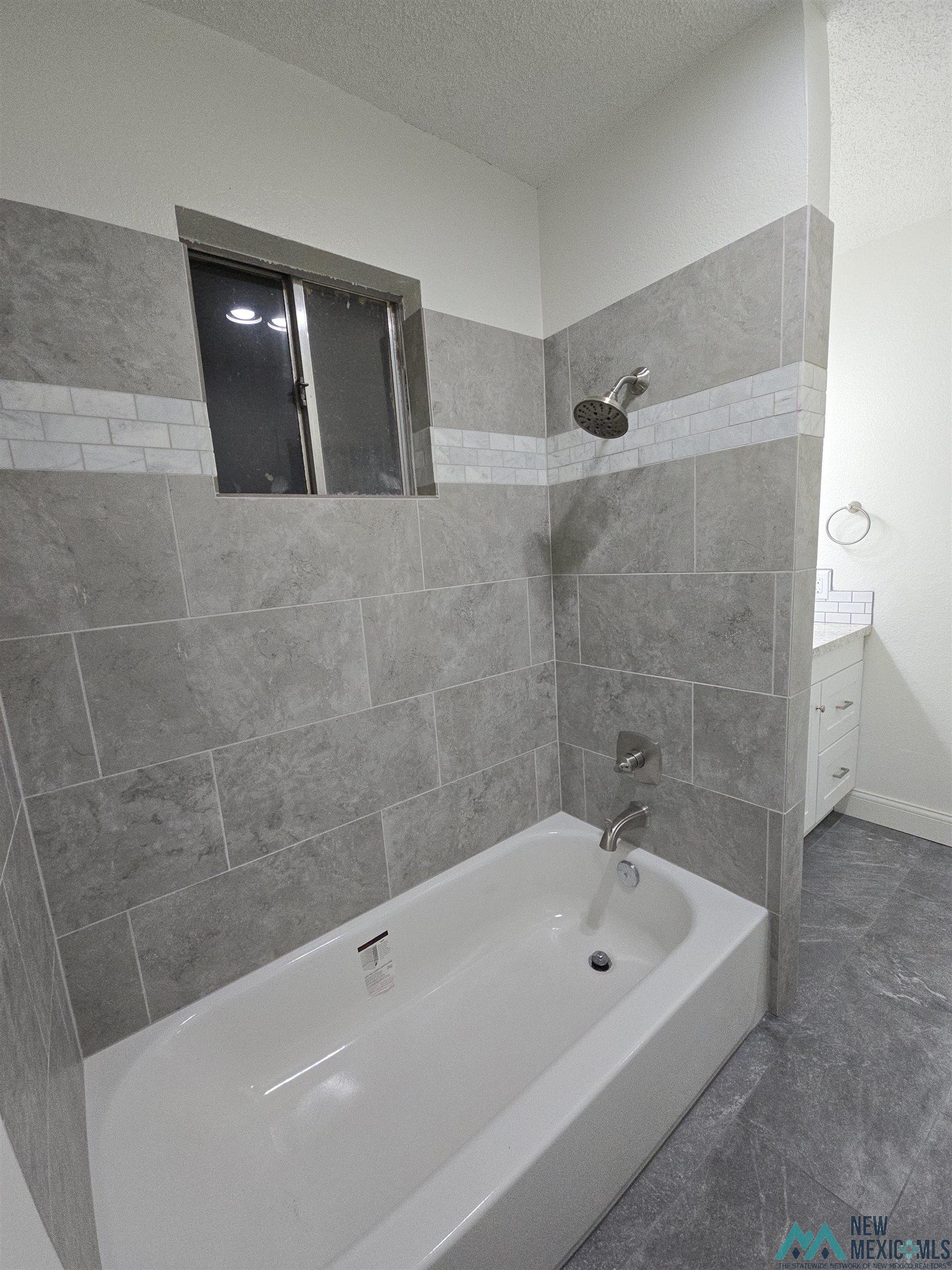 509 Corrales Road