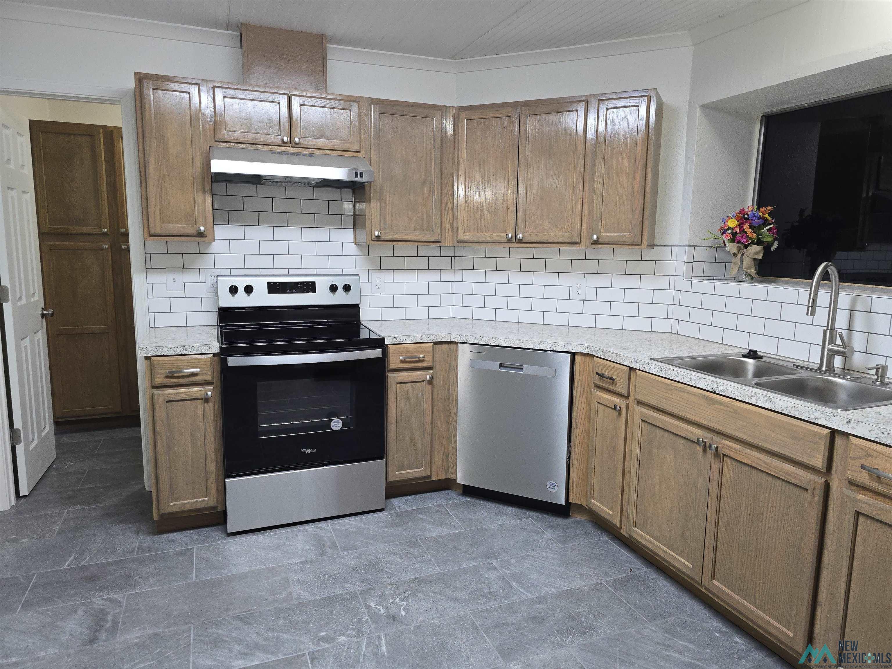 509 Corrales Road