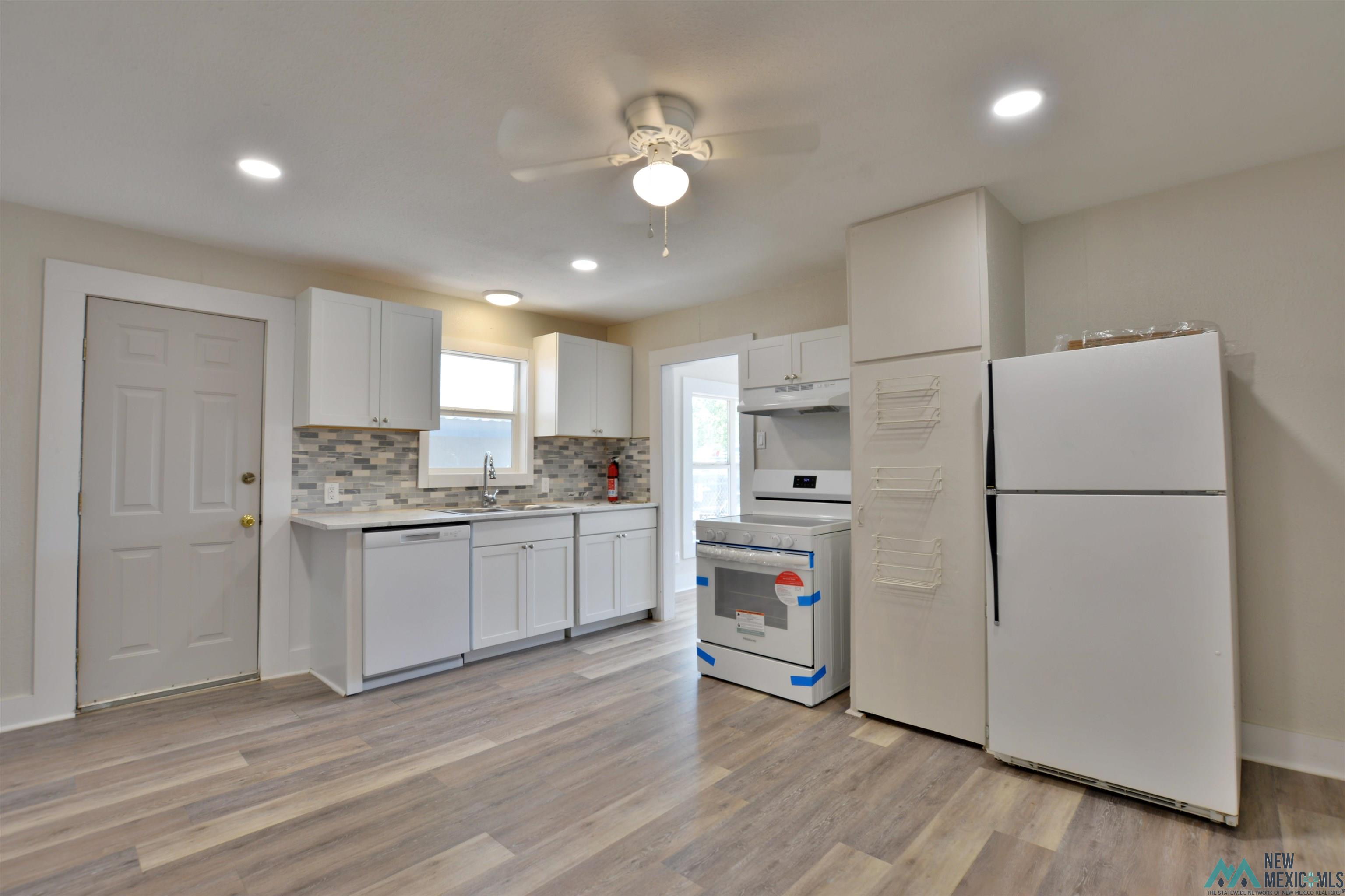 305 and 307 S Ave. D