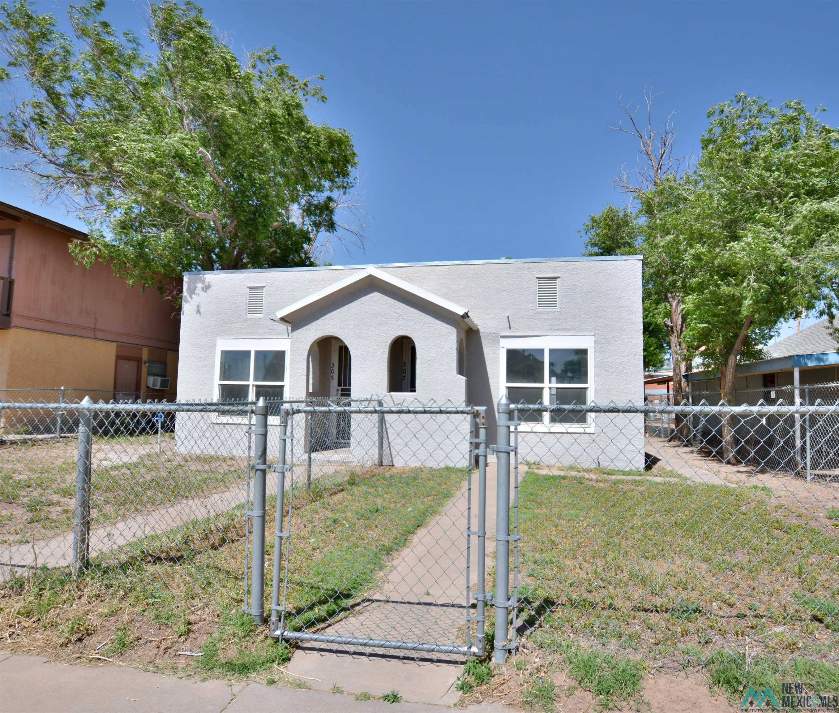 305 and 307 S Ave. D