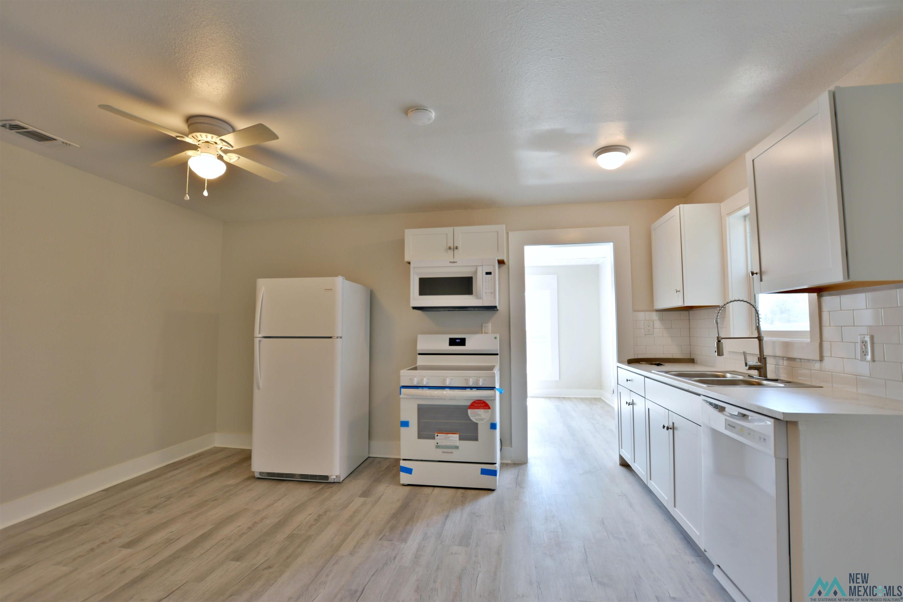 305 and 307 S Ave. D