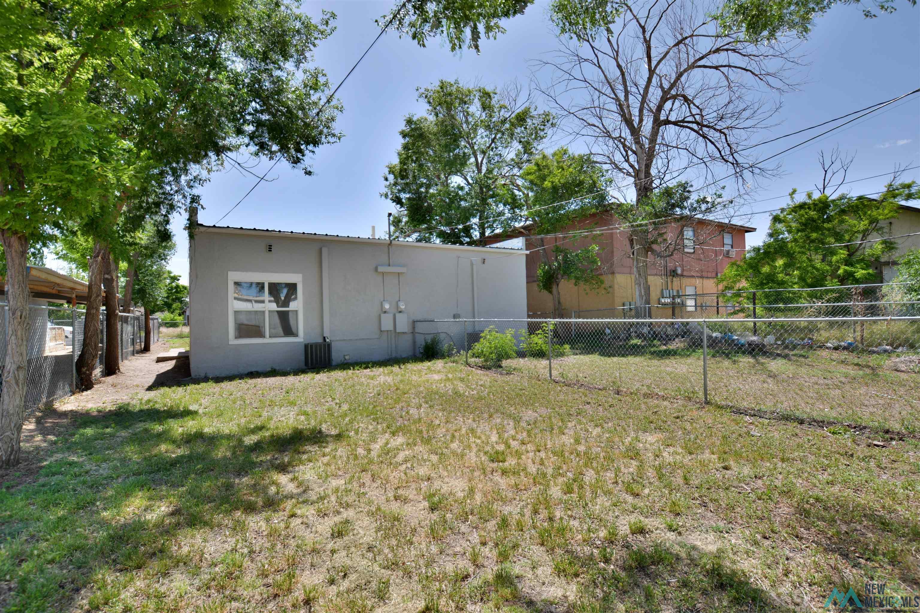 305 and 307 S Ave. D