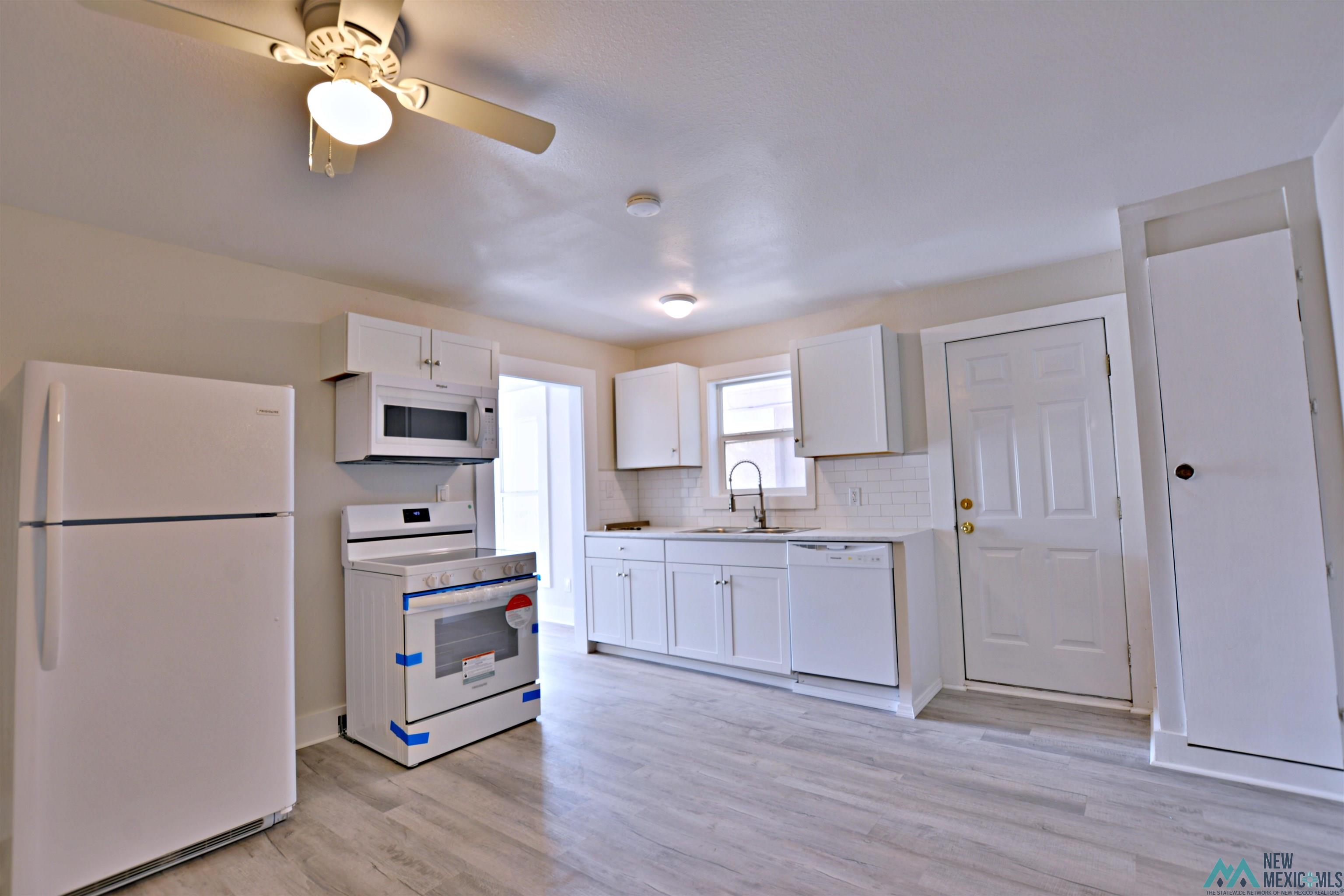 305 and 307 S Ave. D
