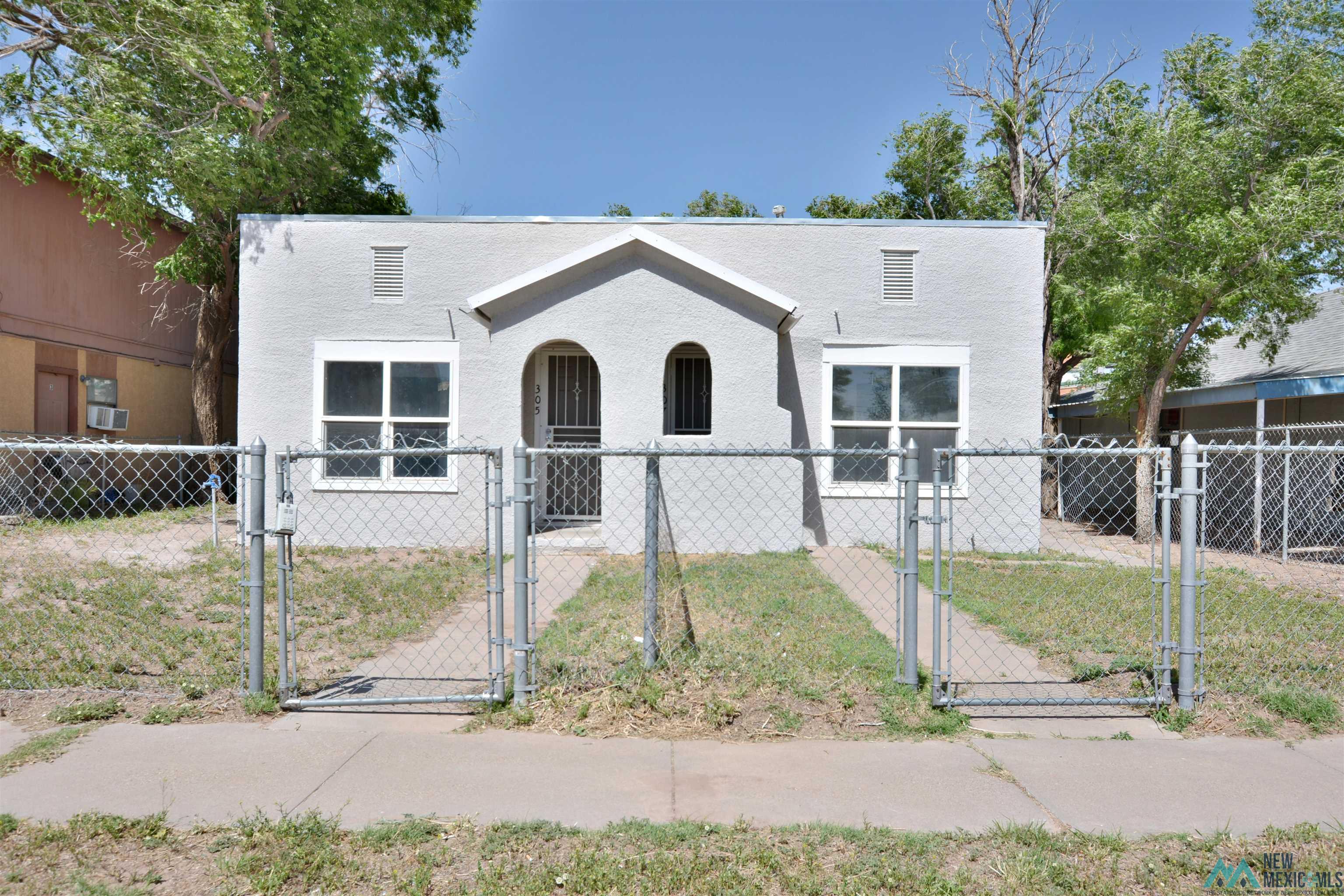 305 and 307 S Ave. D