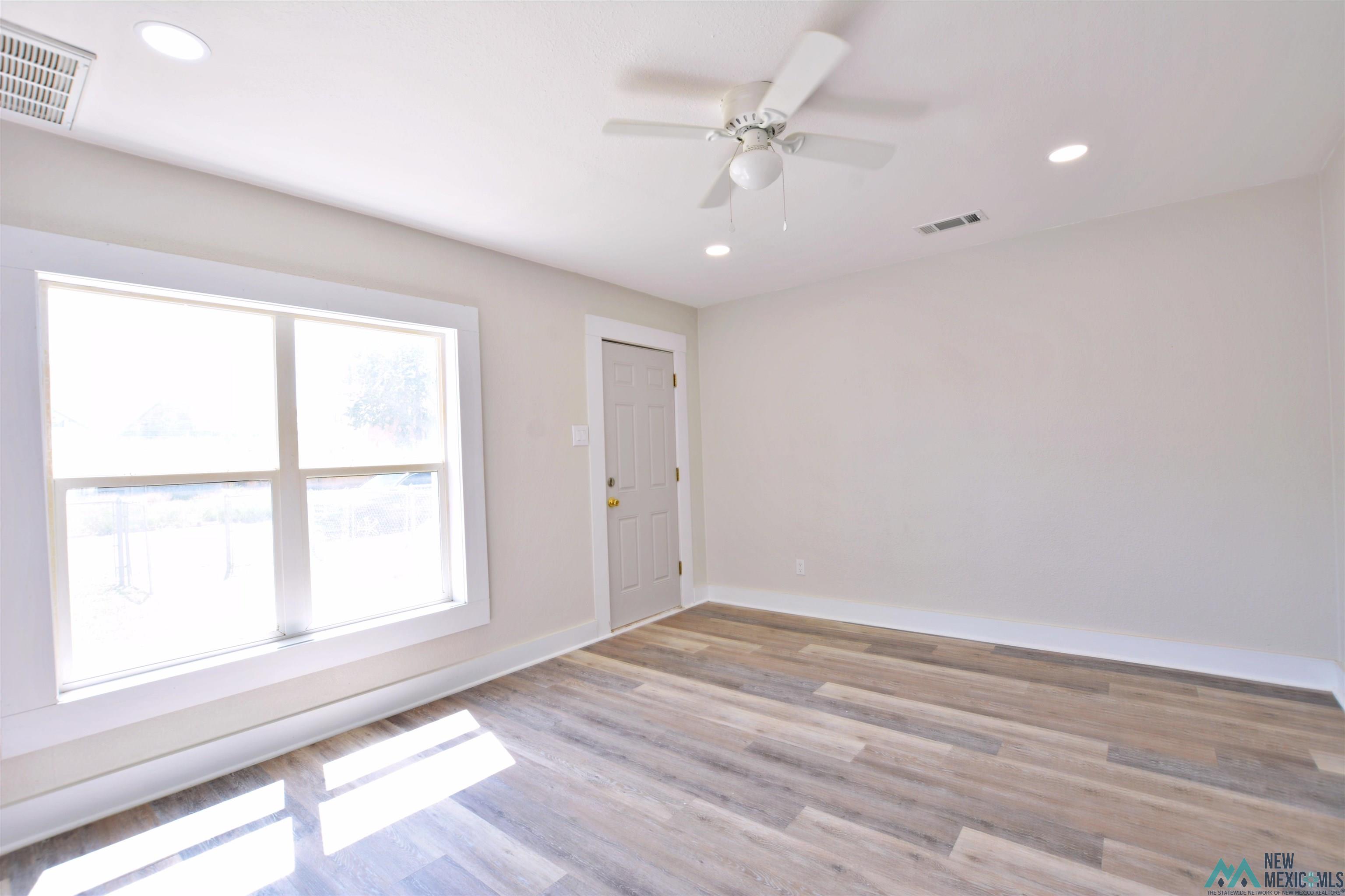 305 and 307 S Ave. D