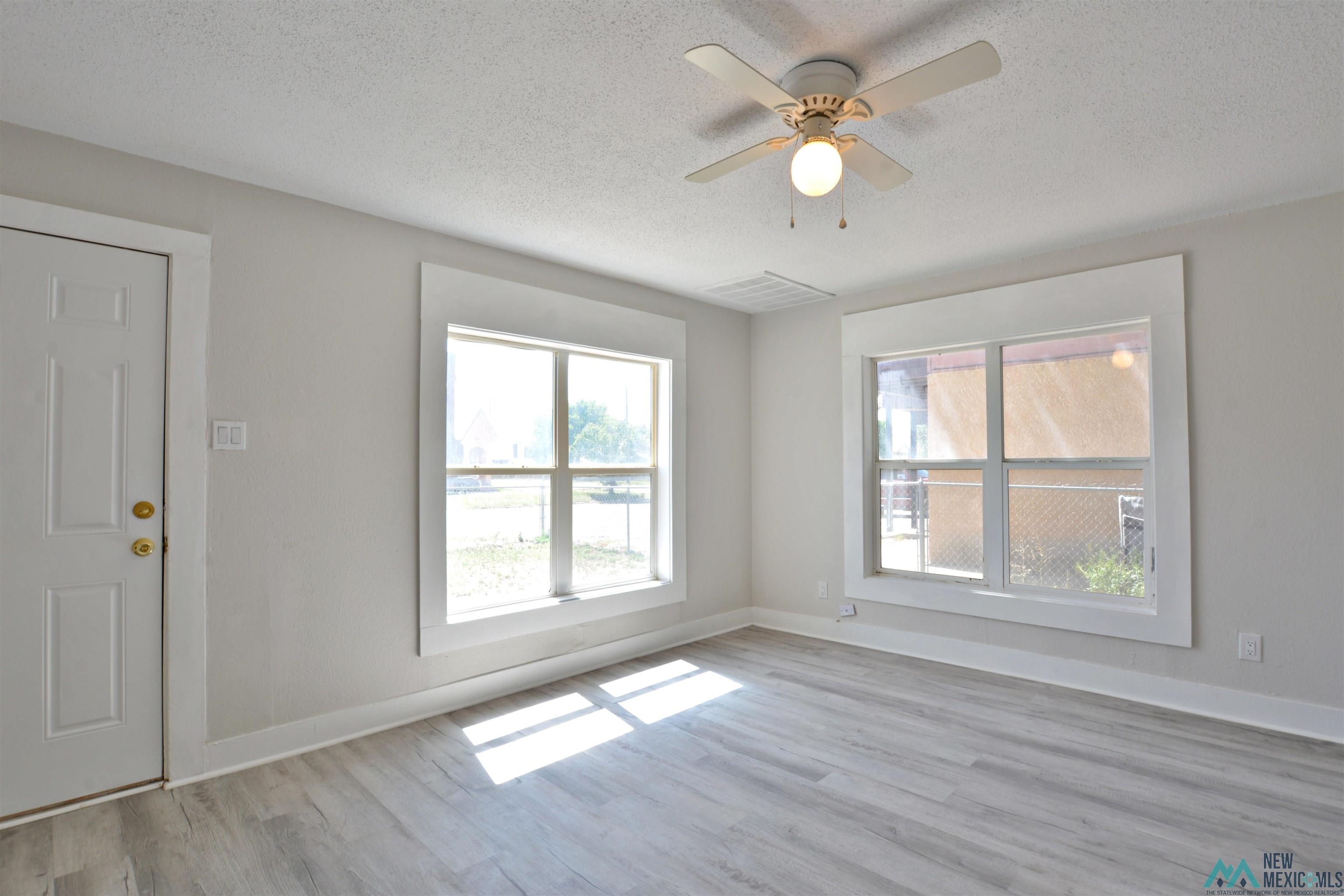 305 and 307 S Ave. D
