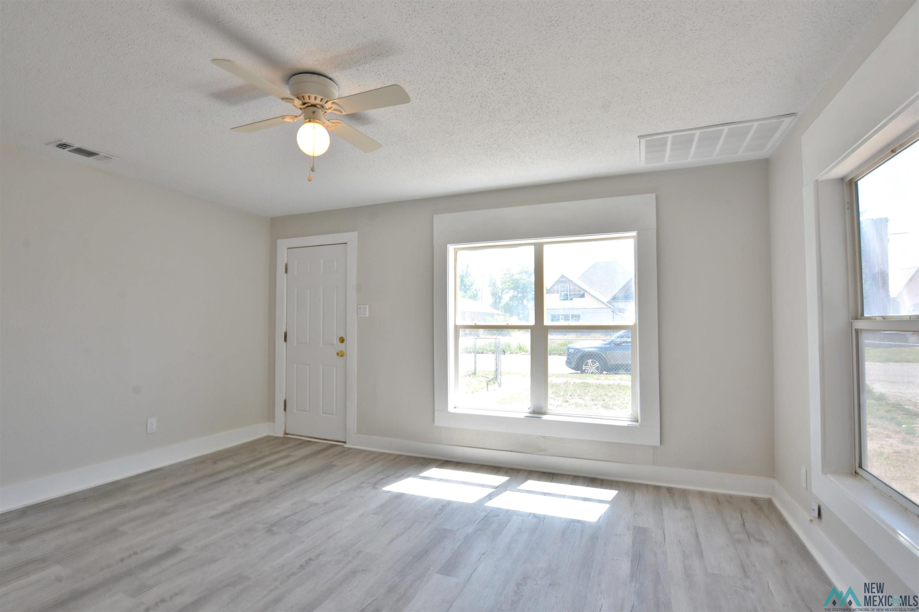 305 and 307 S Ave. D