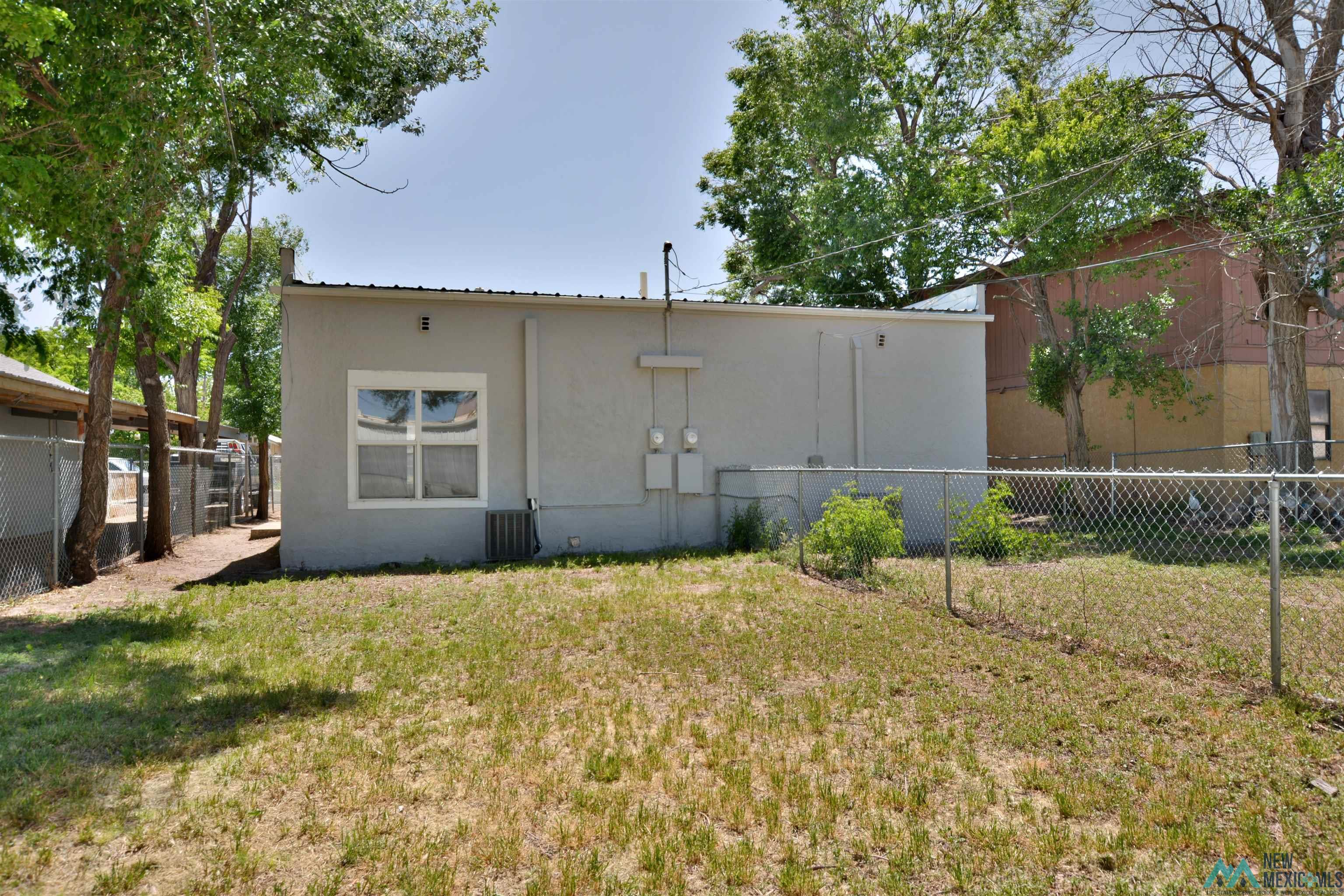 305 and 307 S Ave. D
