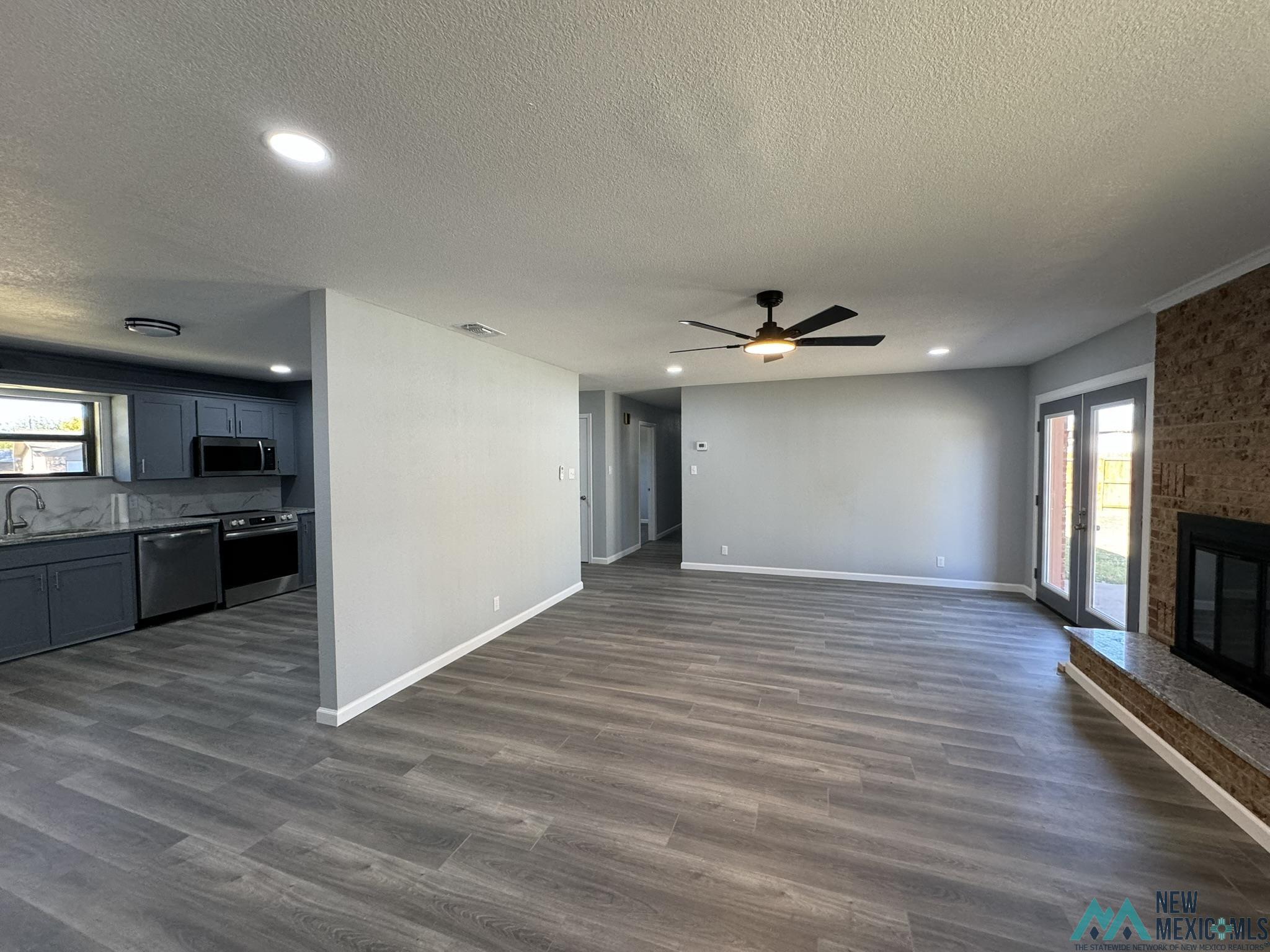 1201 W Yucca Drive