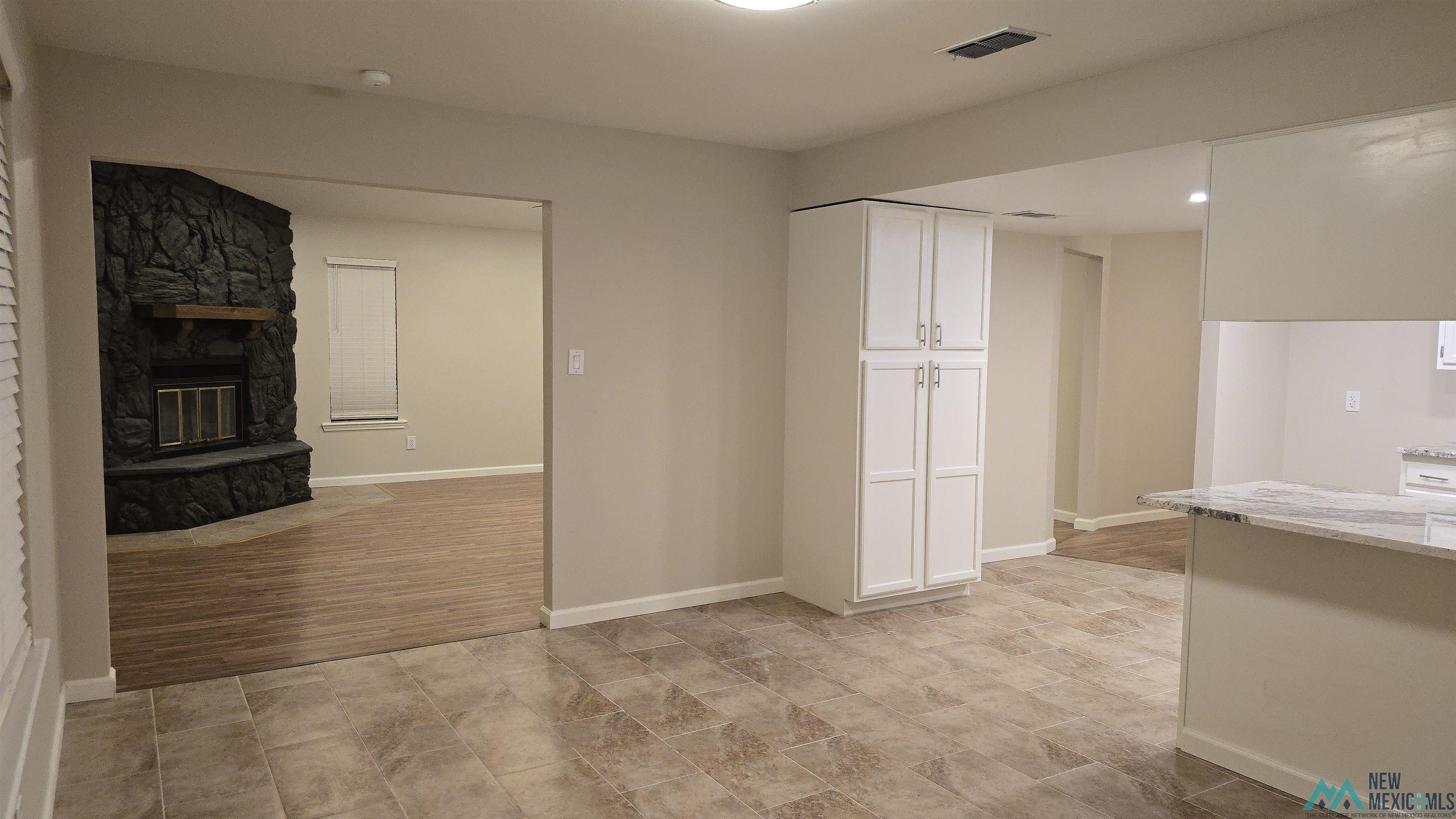 909 Rosewood Drive