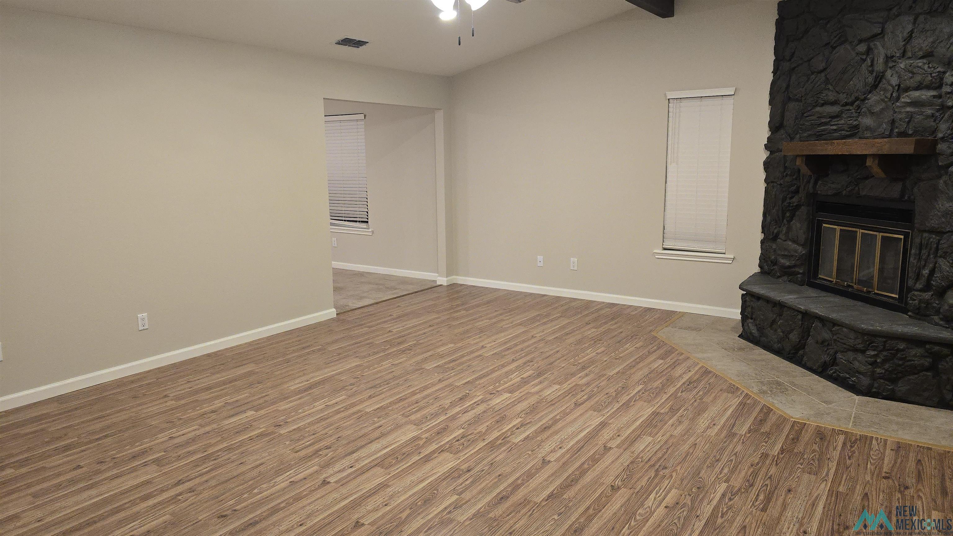 909 Rosewood Drive