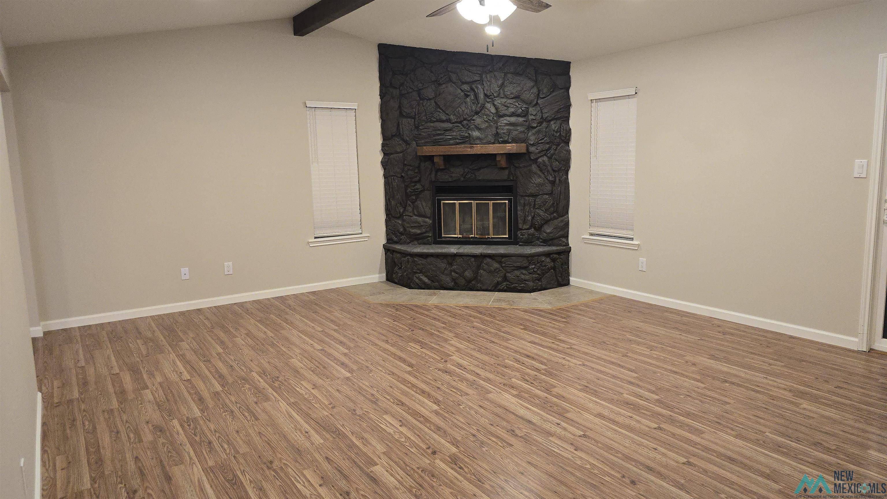 909 Rosewood Drive