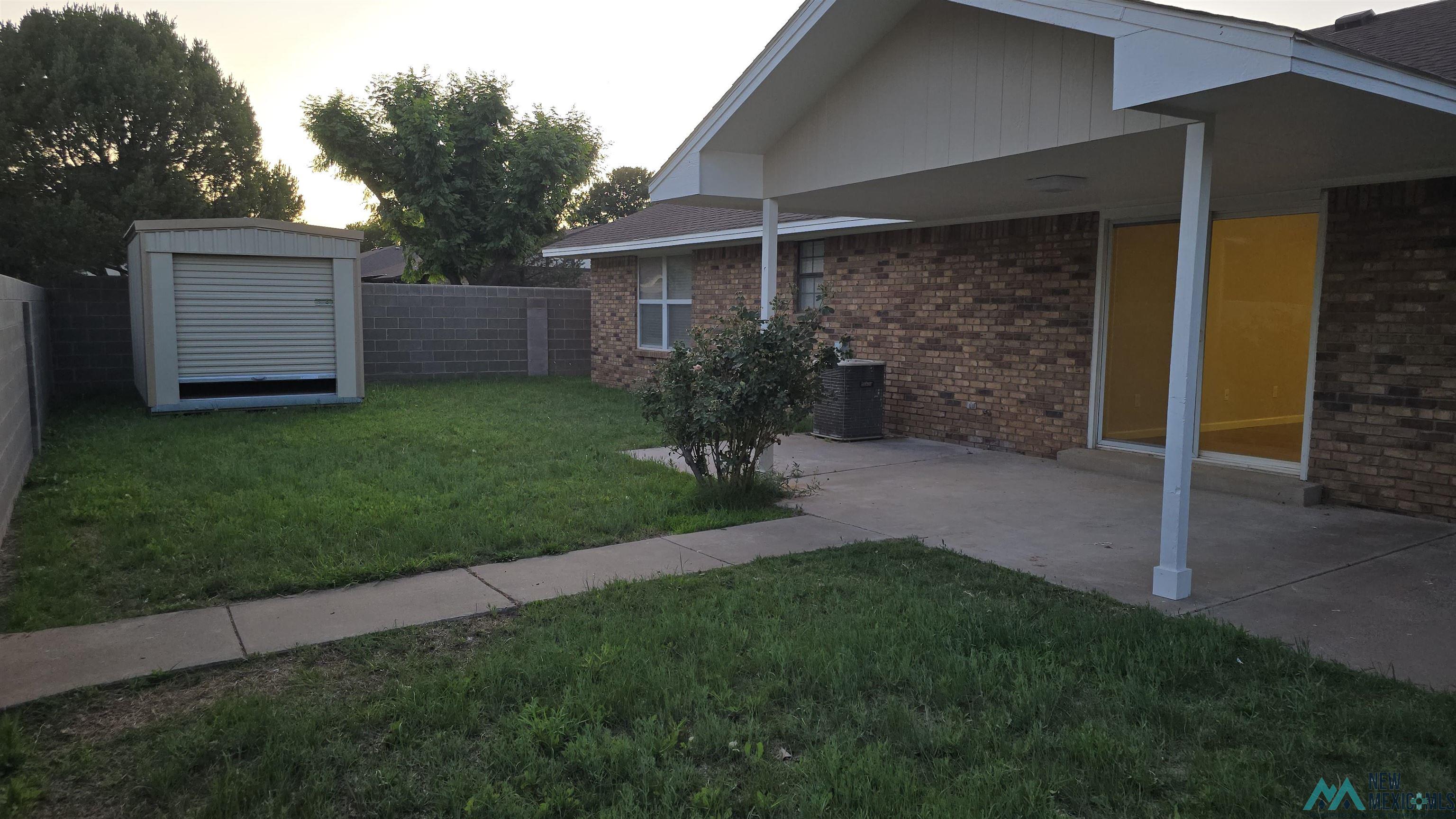 909 Rosewood Drive